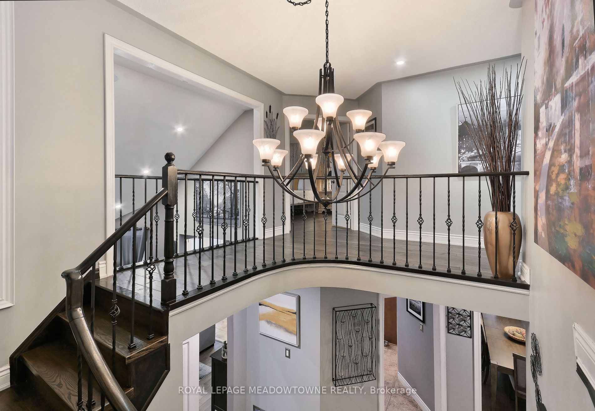 209 Cresthaven Rd