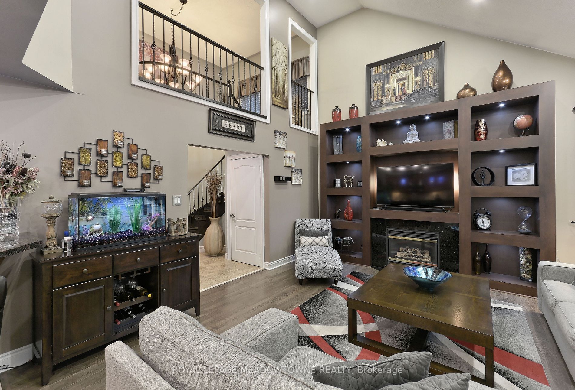 209 Cresthaven Rd