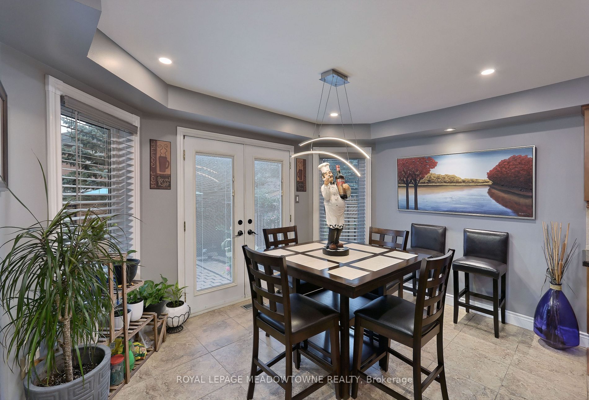 209 Cresthaven Rd