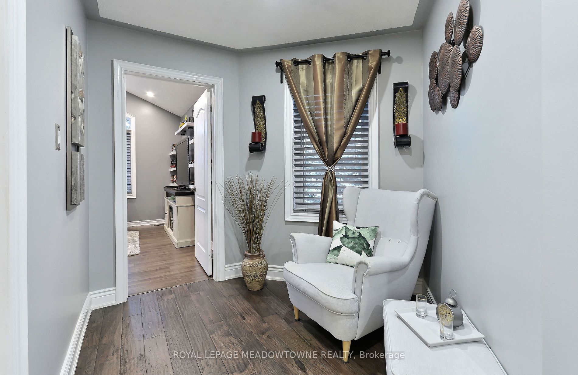 209 Cresthaven Rd