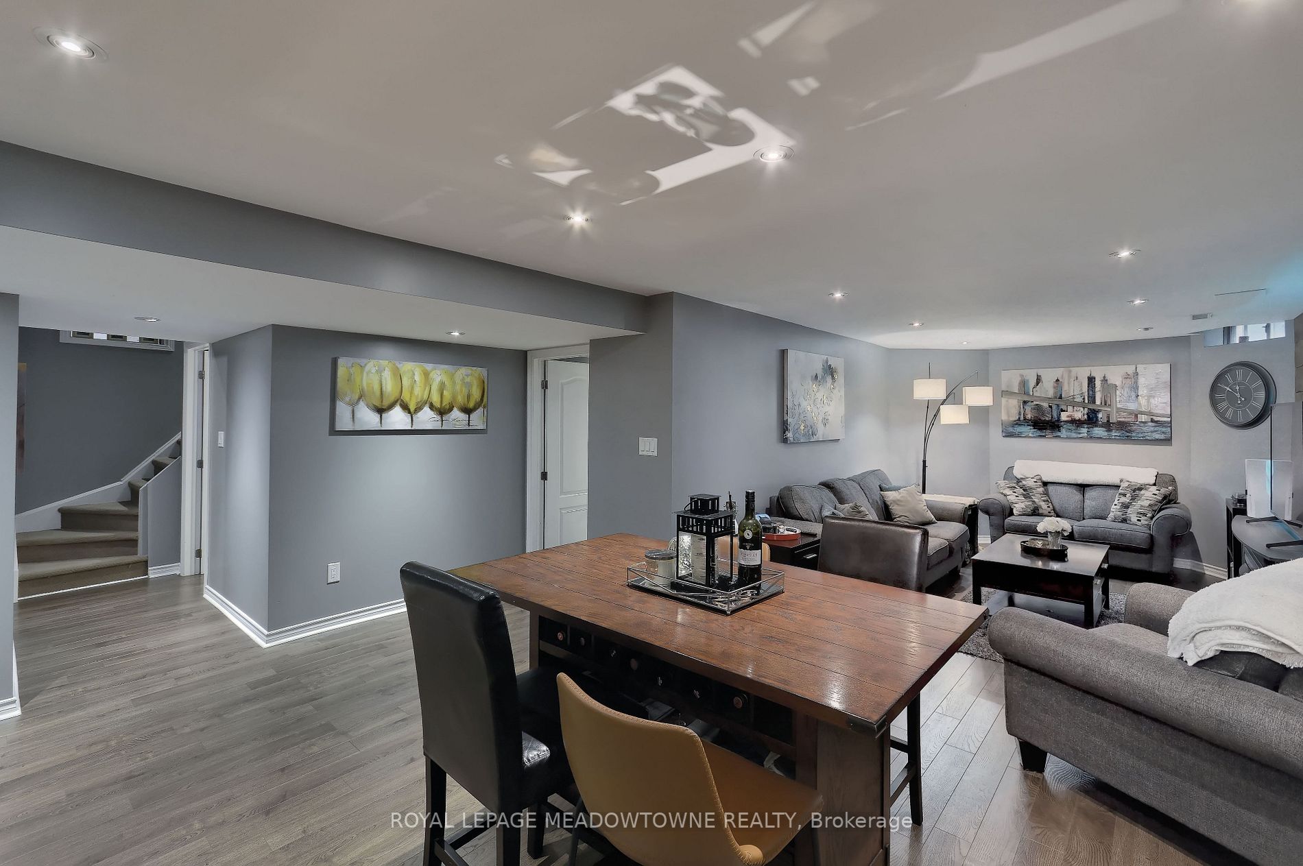 209 Cresthaven Rd