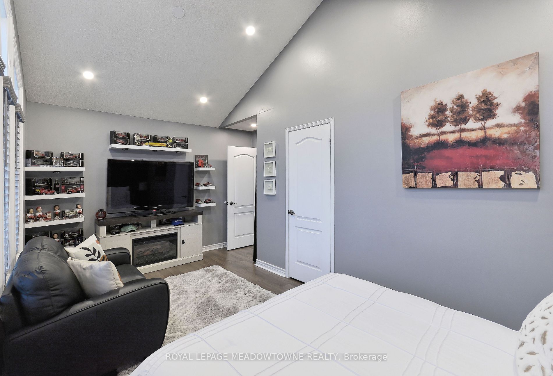 209 Cresthaven Rd