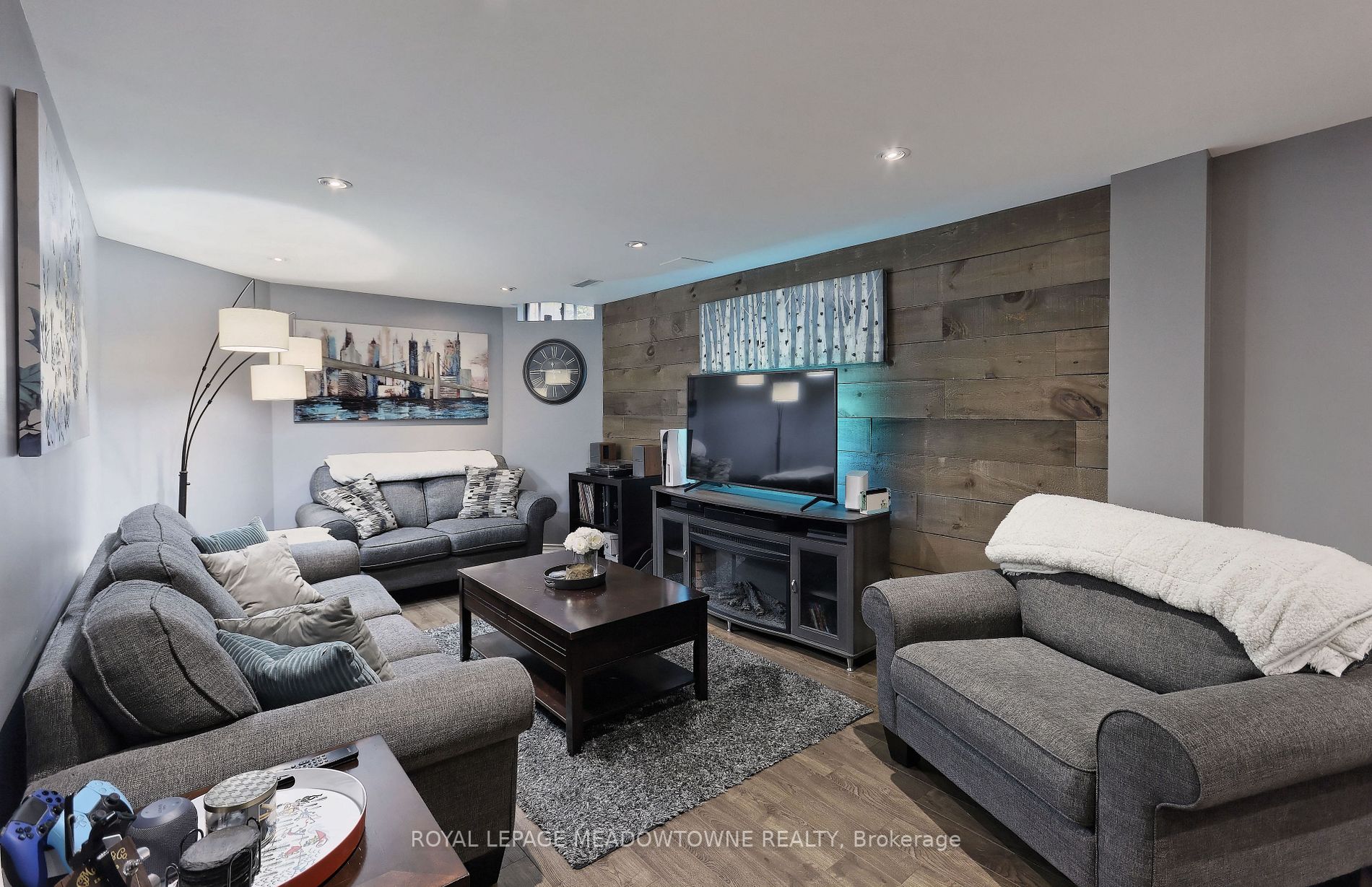 209 Cresthaven Rd
