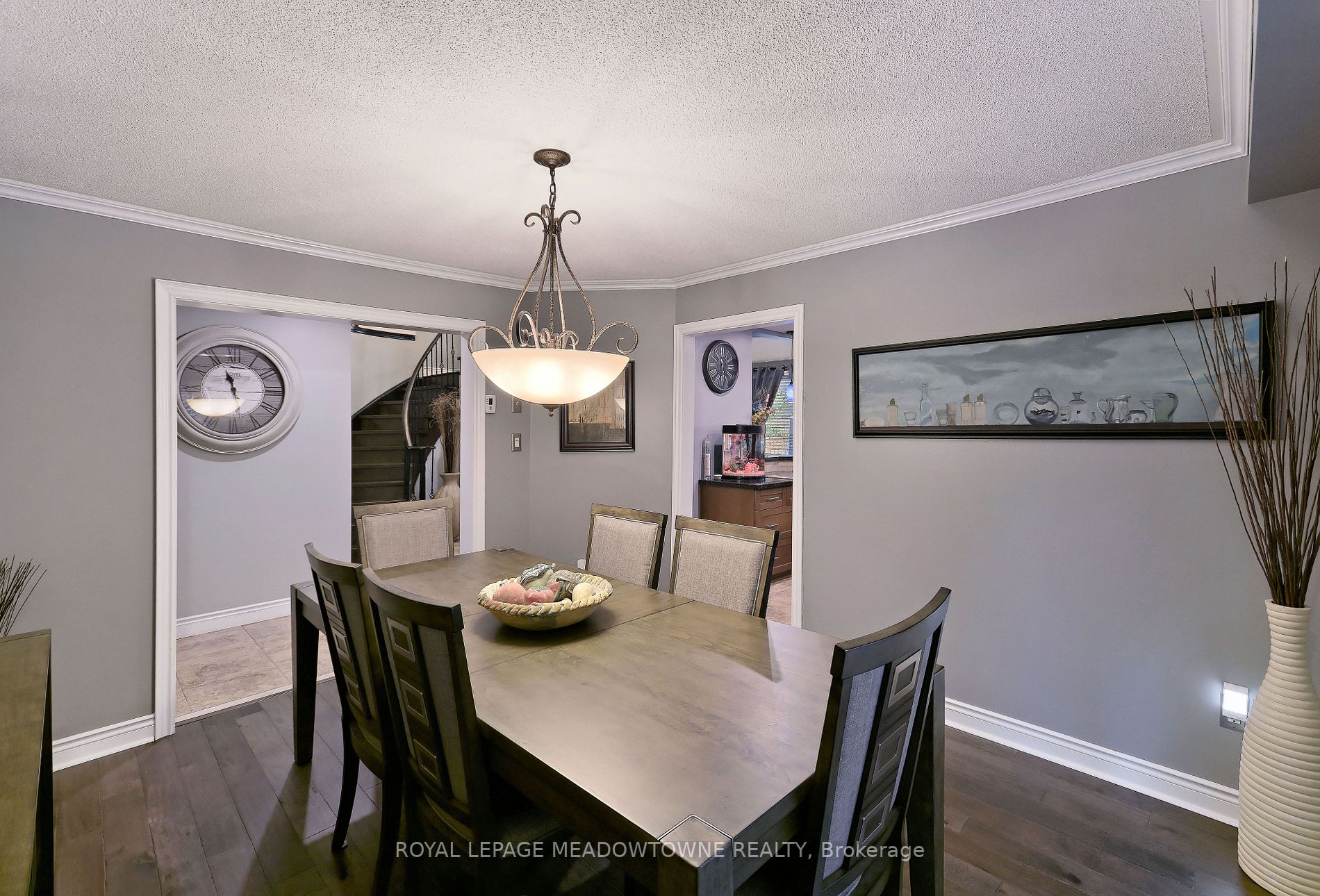 209 Cresthaven Rd