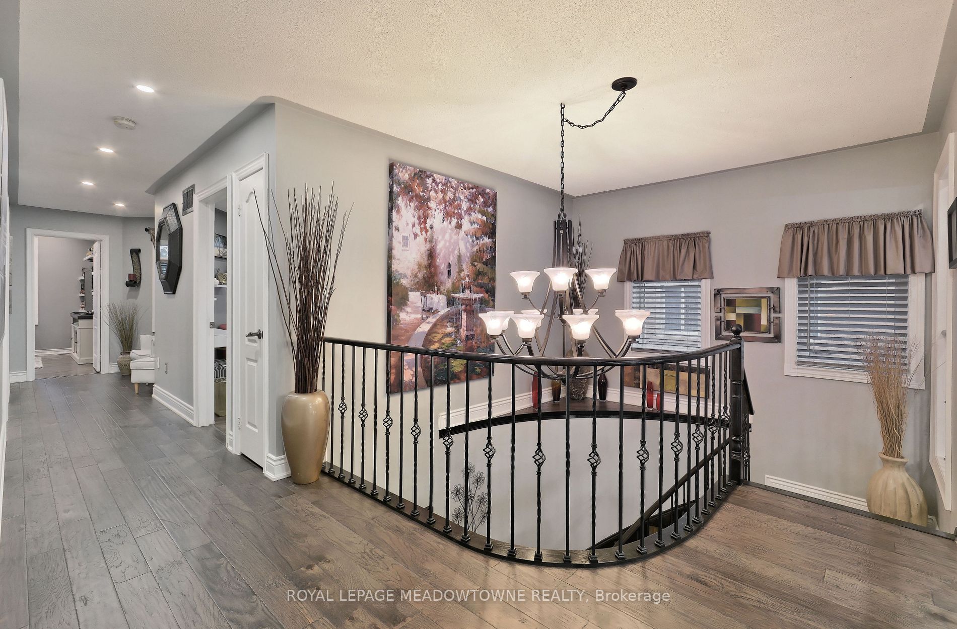 209 Cresthaven Rd