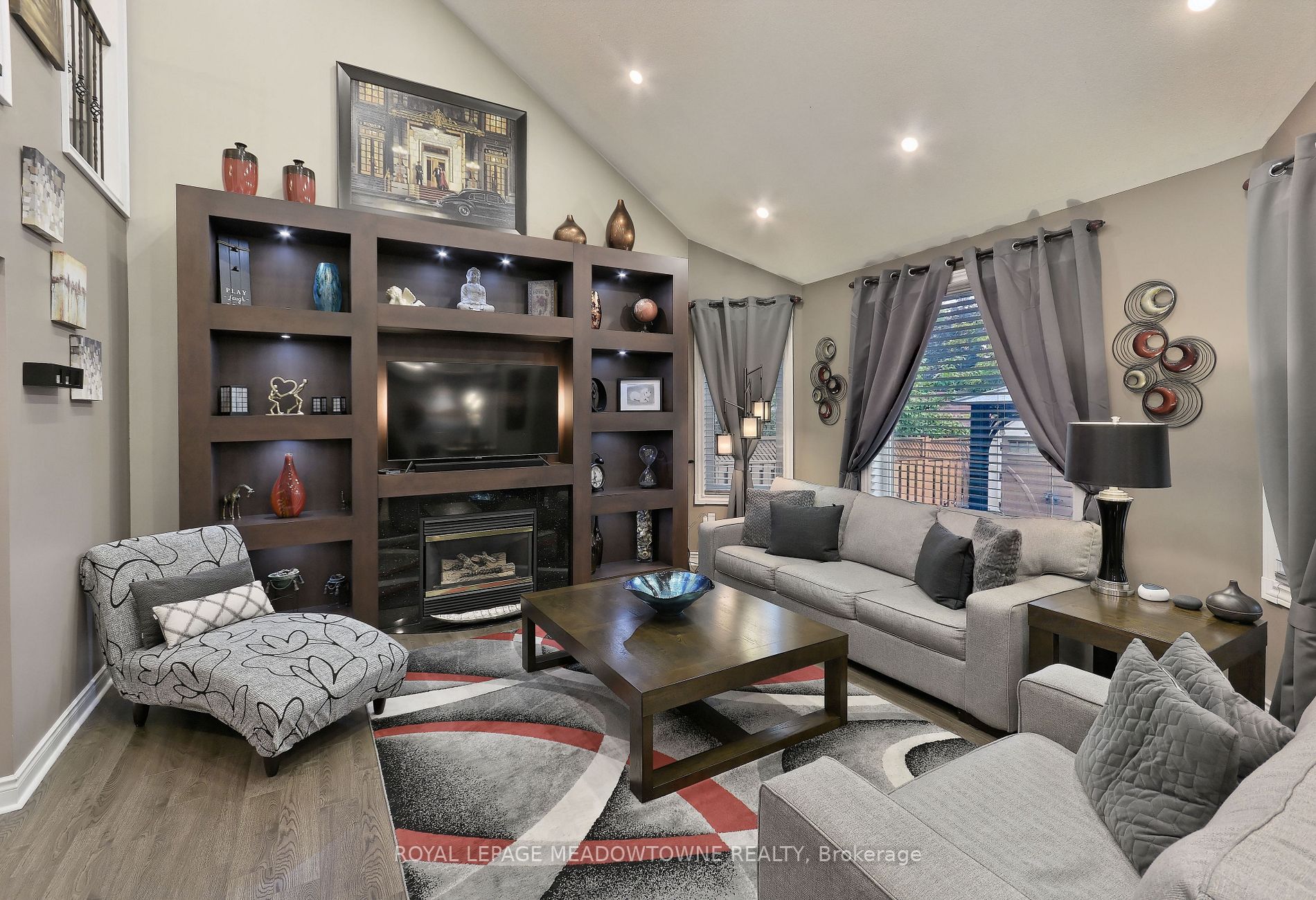 209 Cresthaven Rd