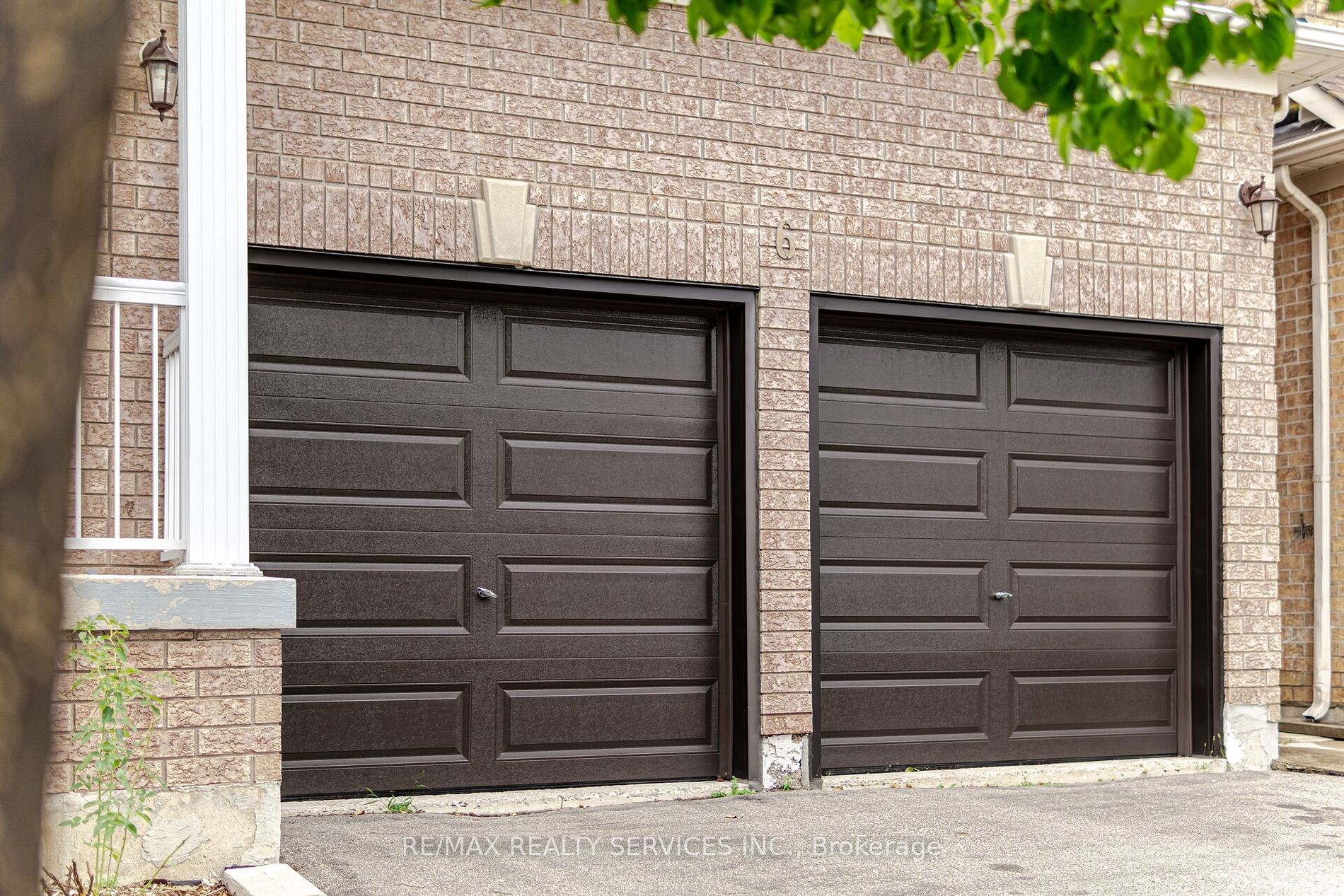 6 Courtsfield Cres