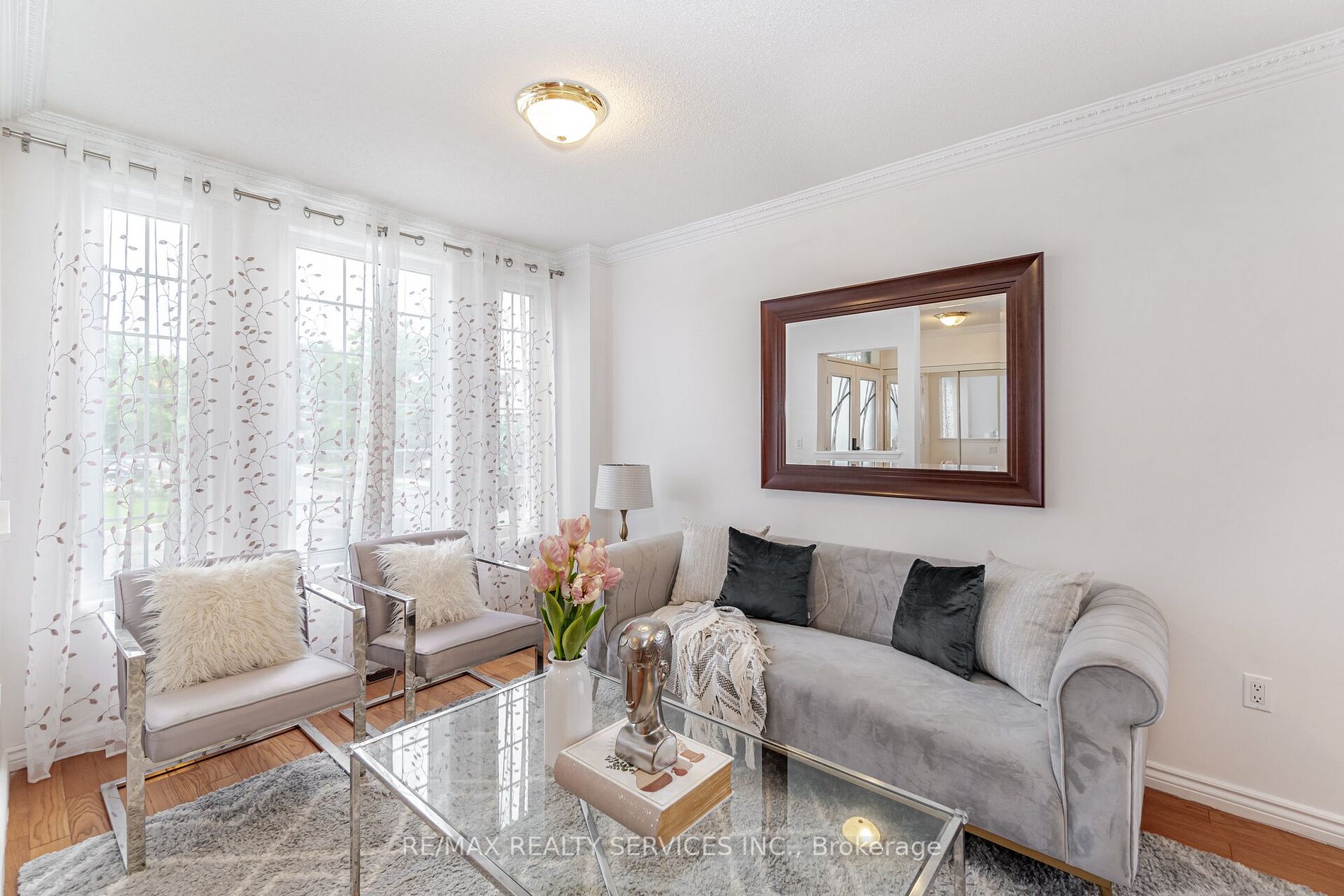 6 Courtsfield Cres