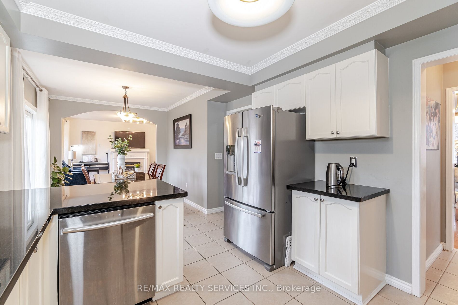 6 Courtsfield Cres