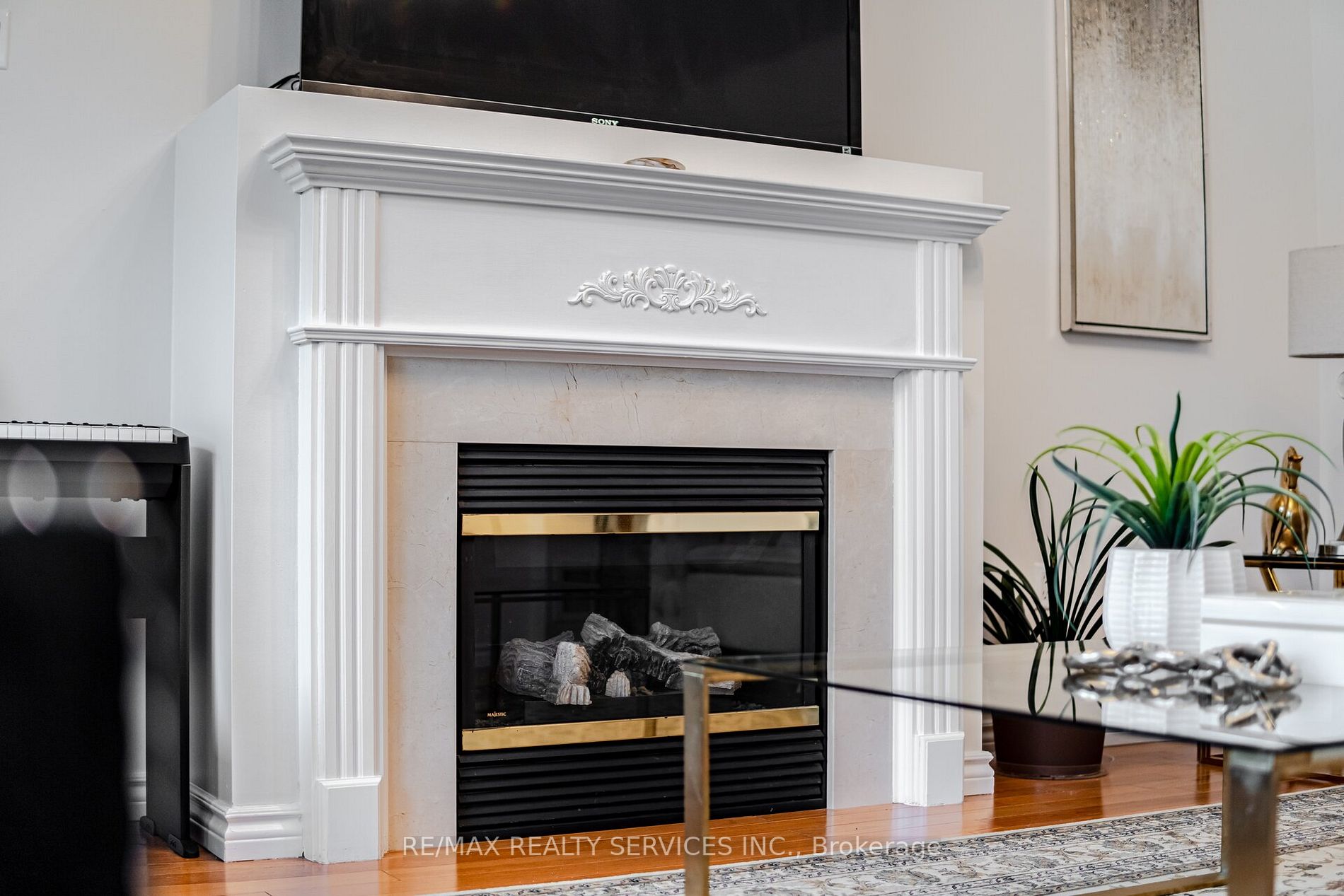 6 Courtsfield Cres