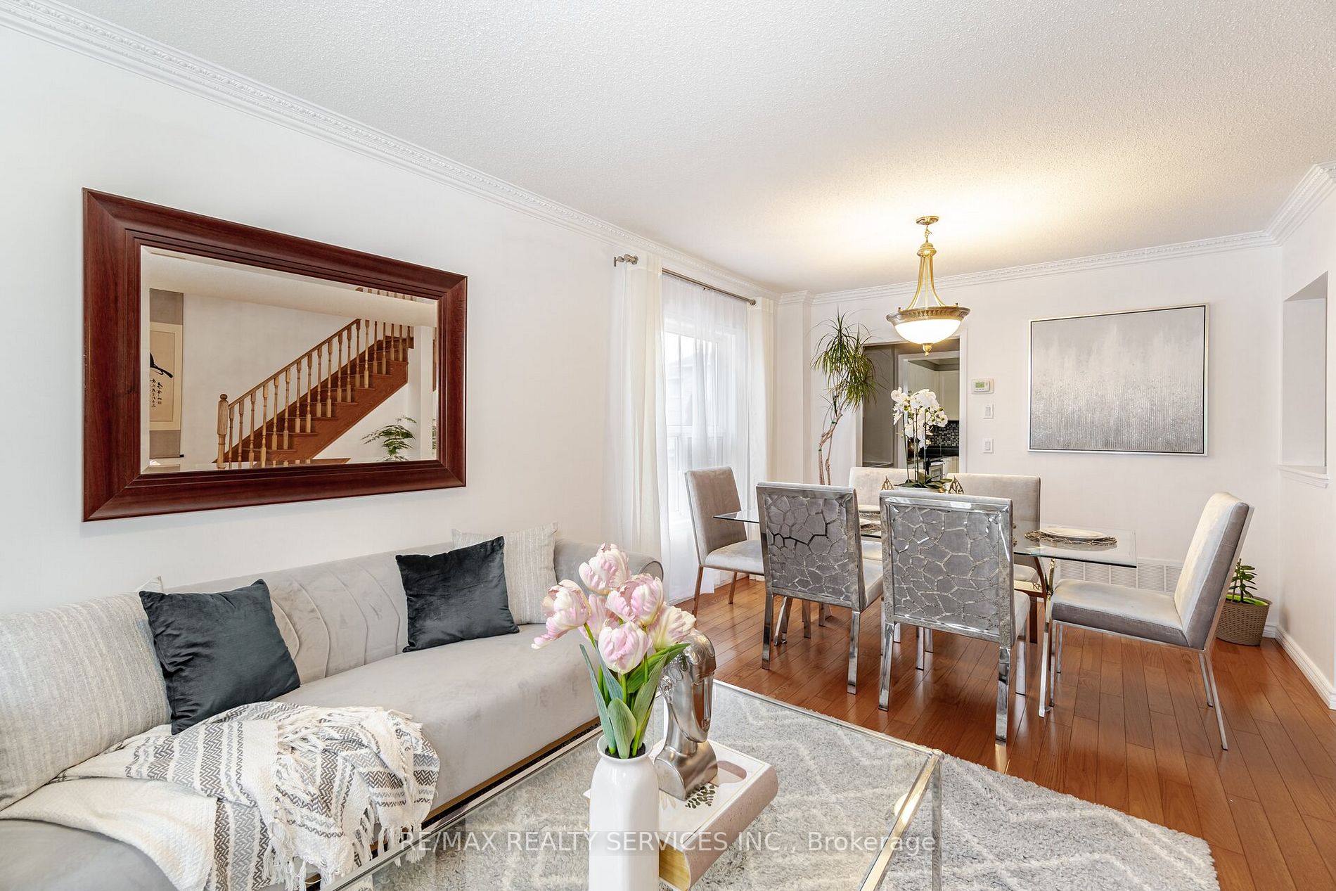 6 Courtsfield Cres