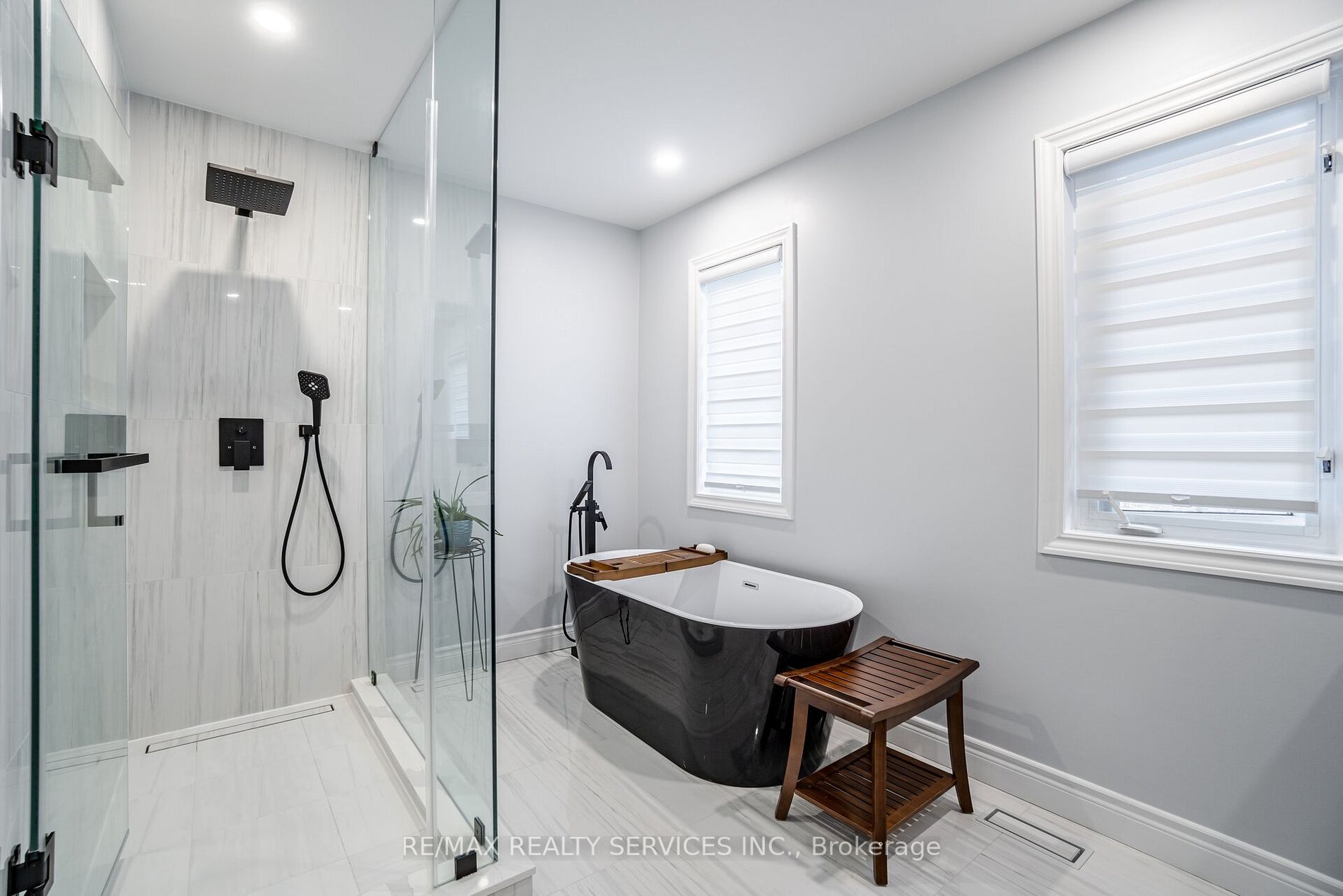 6 Courtsfield Cres