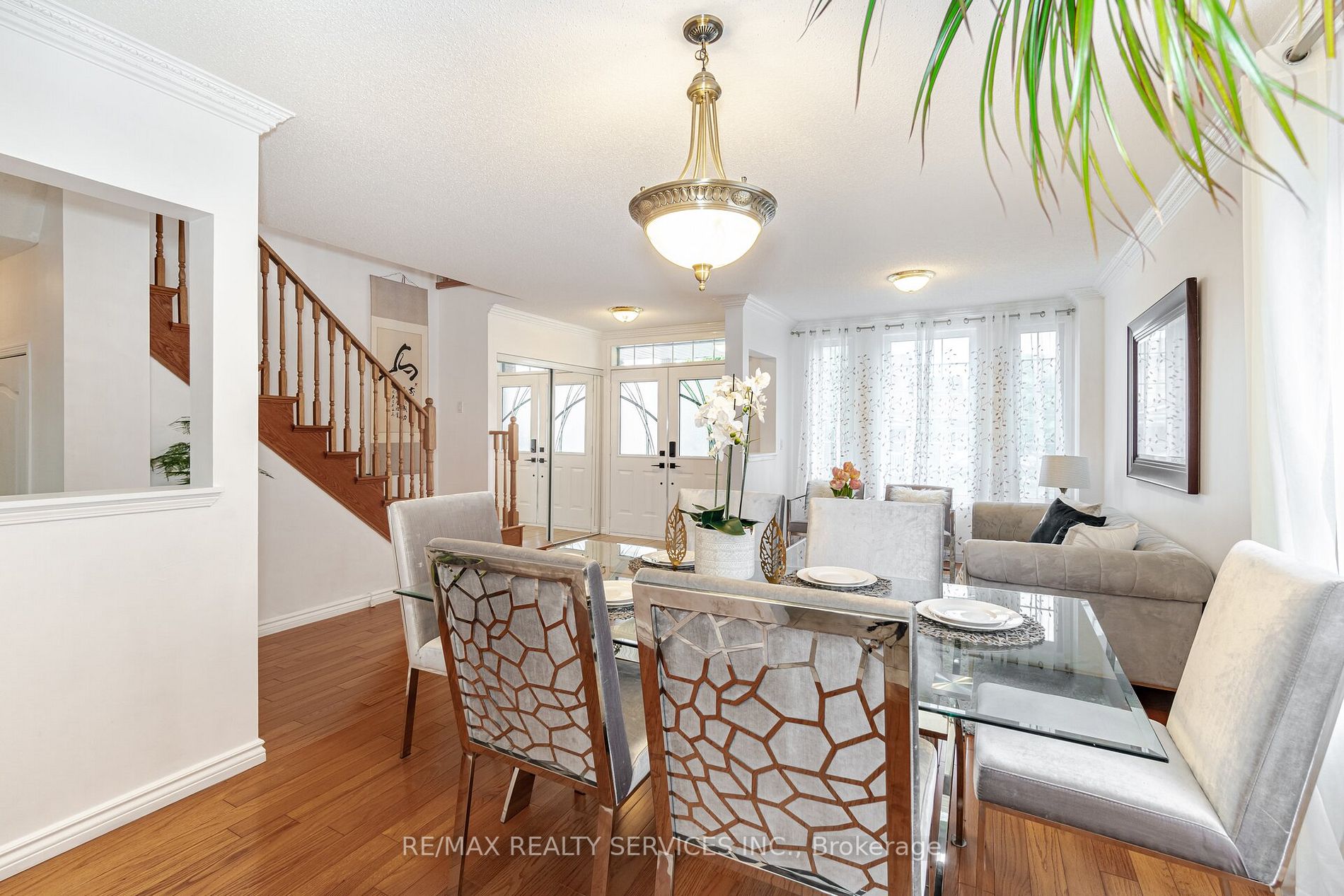 6 Courtsfield Cres