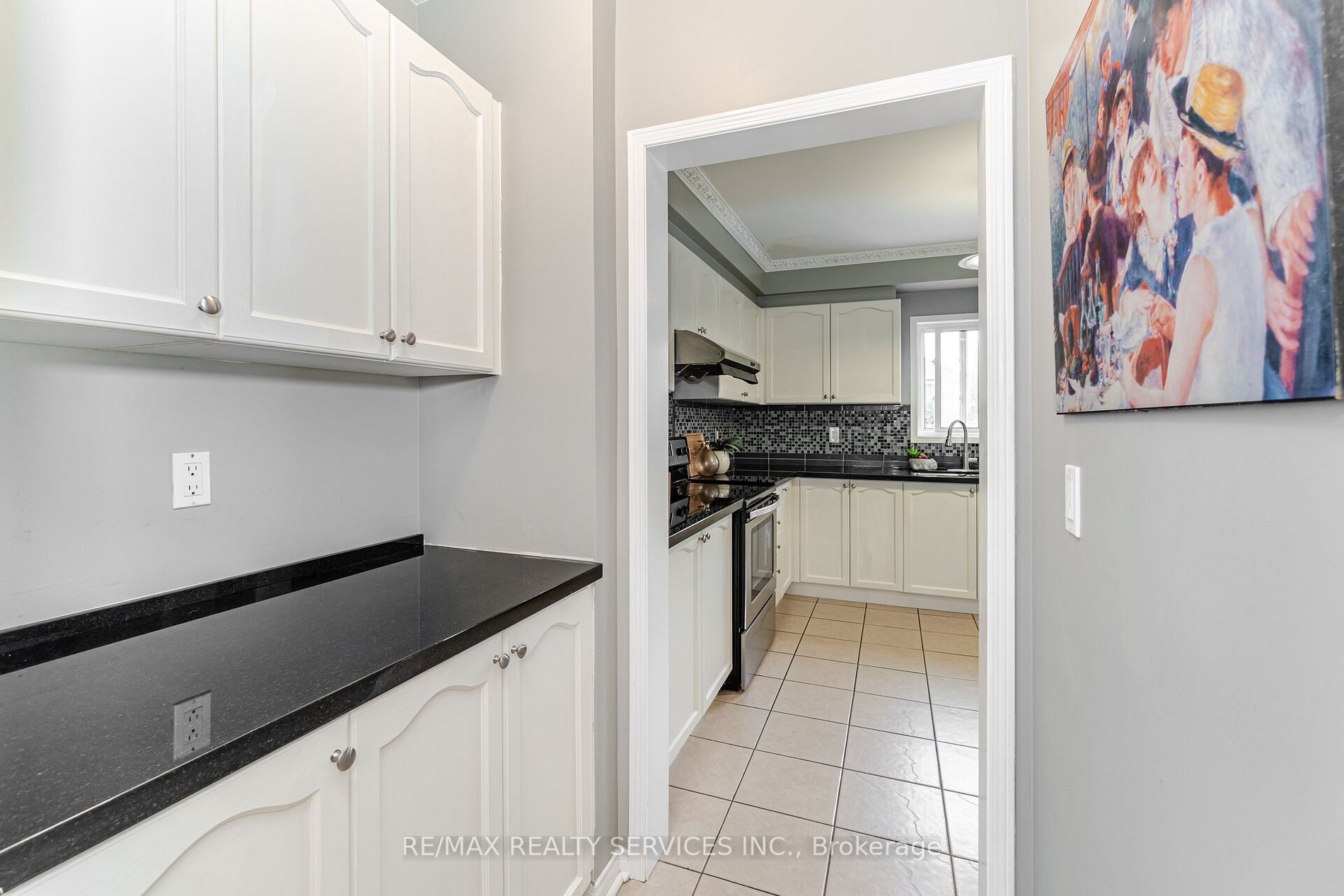 6 Courtsfield Cres