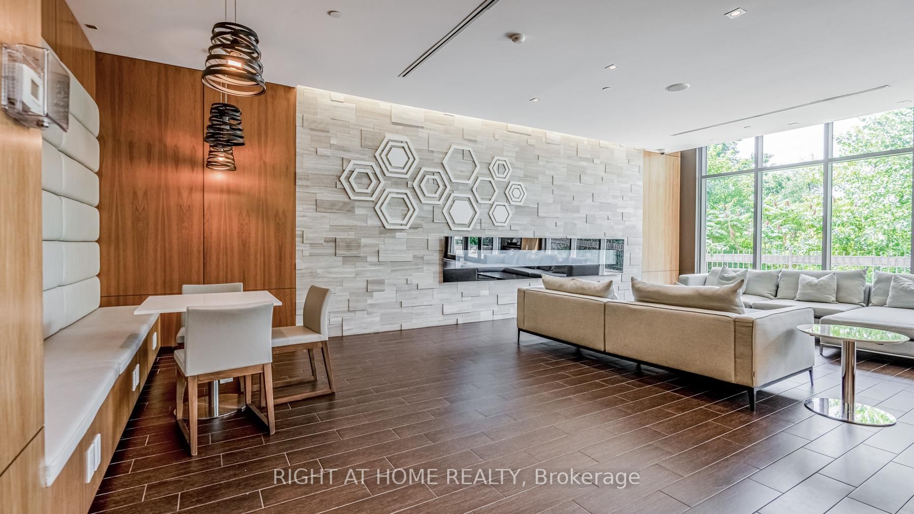 36 Park Lawn Rd, #1308