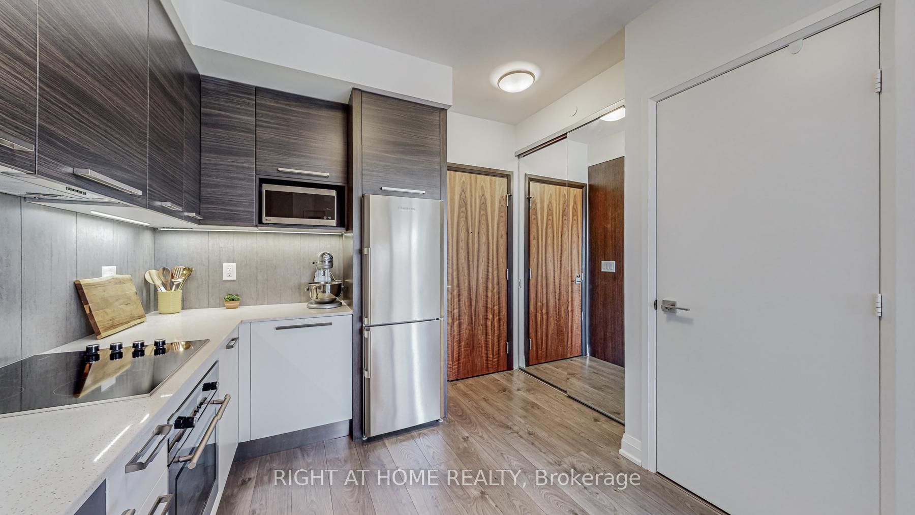 36 Park Lawn Rd, #1308