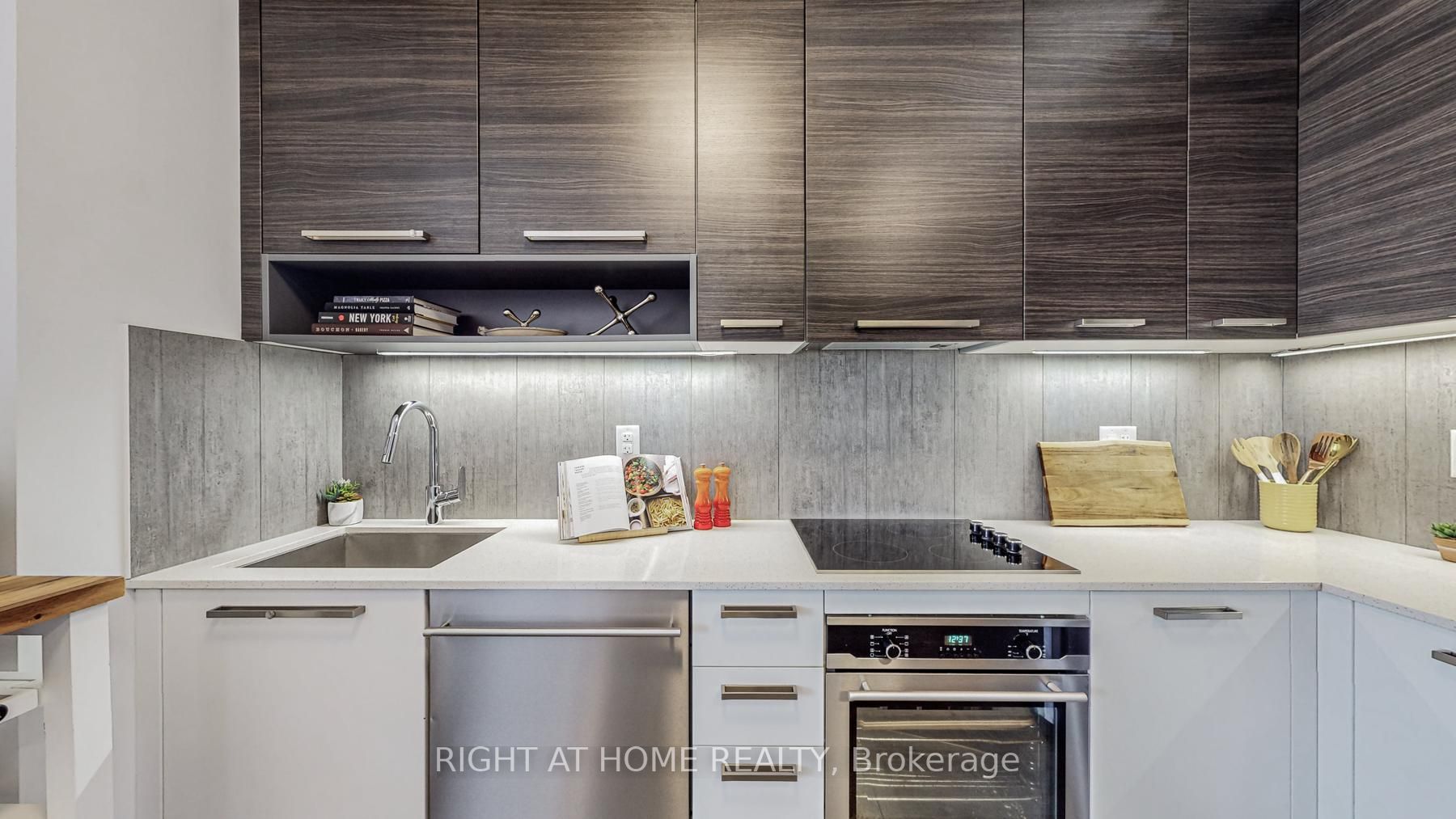 36 Park Lawn Rd, #1308