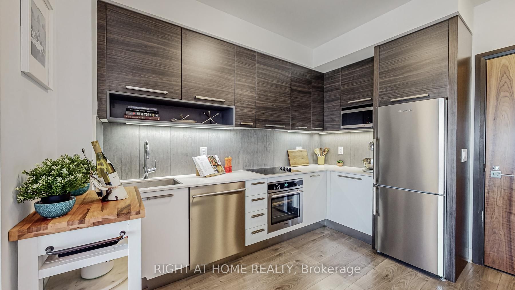 36 Park Lawn Rd, #1308