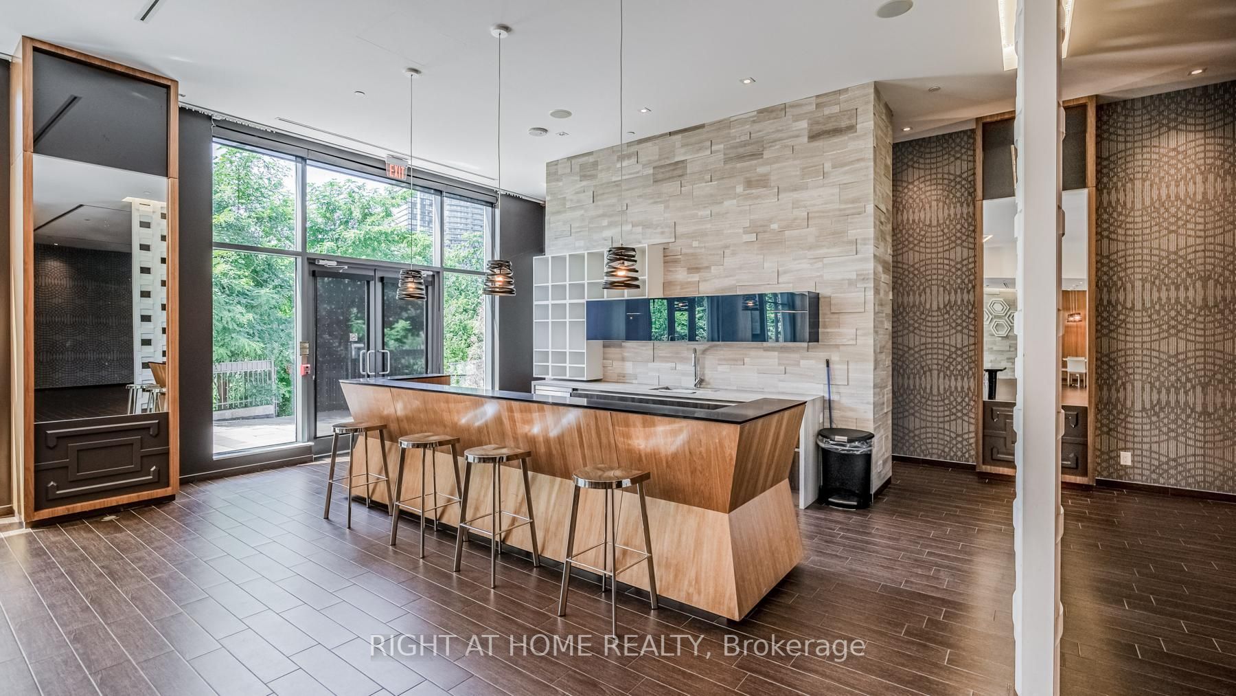 36 Park Lawn Rd, #1308