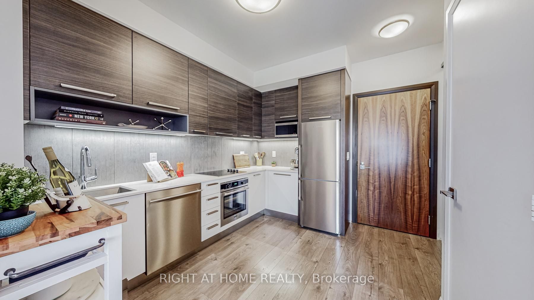 36 Park Lawn Rd, #1308