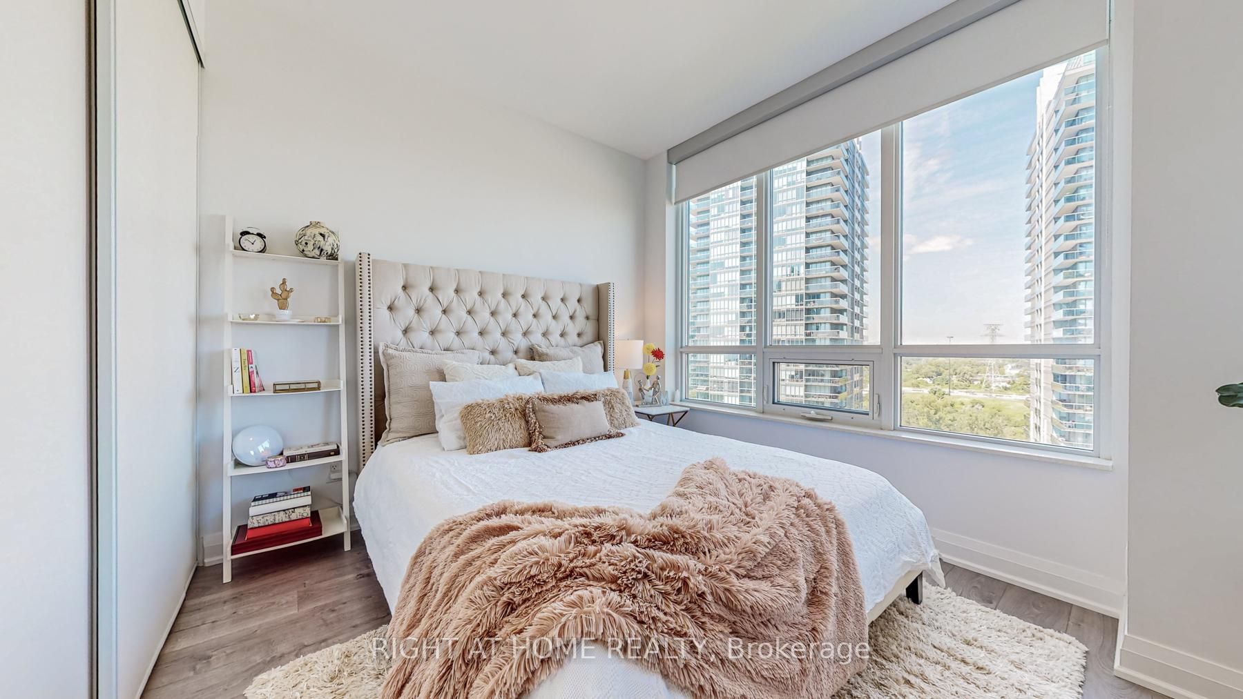 36 Park Lawn Rd, #1308