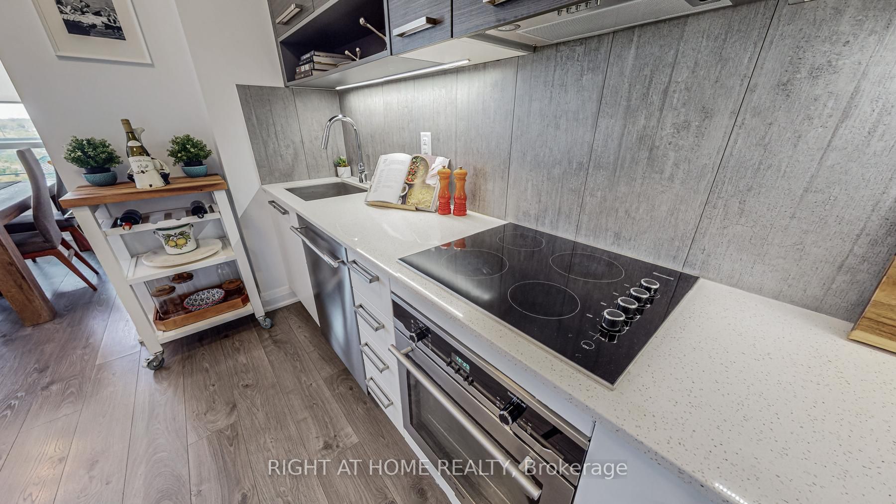 36 Park Lawn Rd, #1308