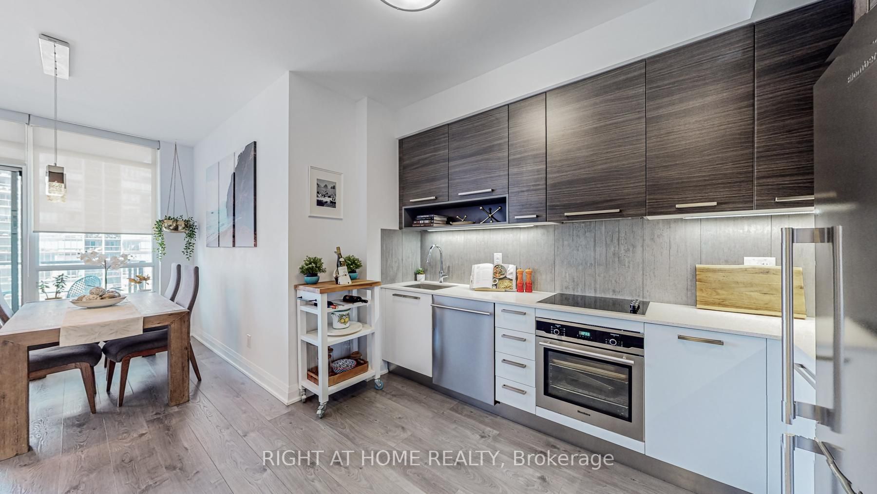 36 Park Lawn Rd, #1308