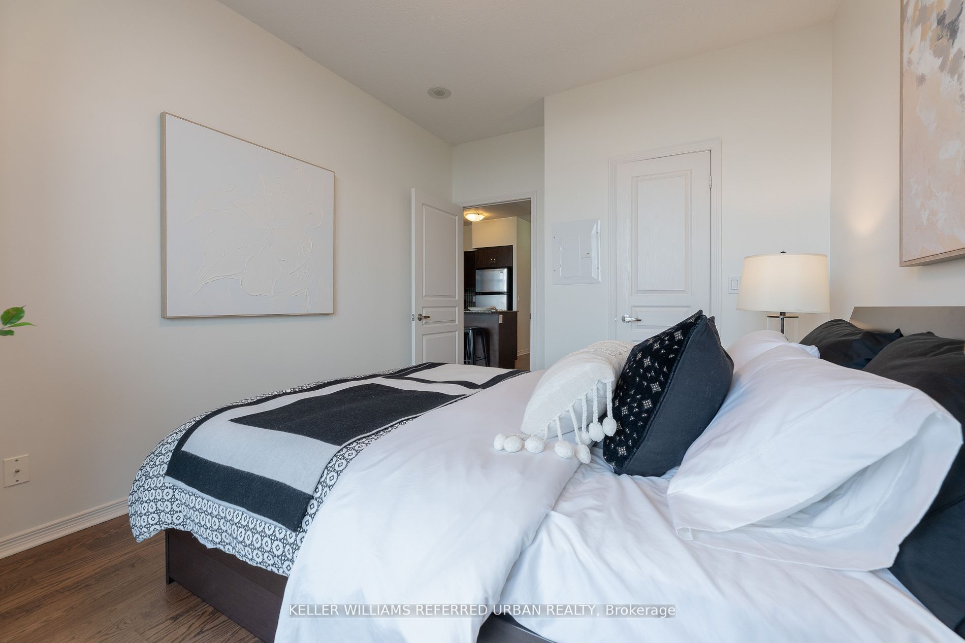 2240 Lake Shore Blvd W, #315