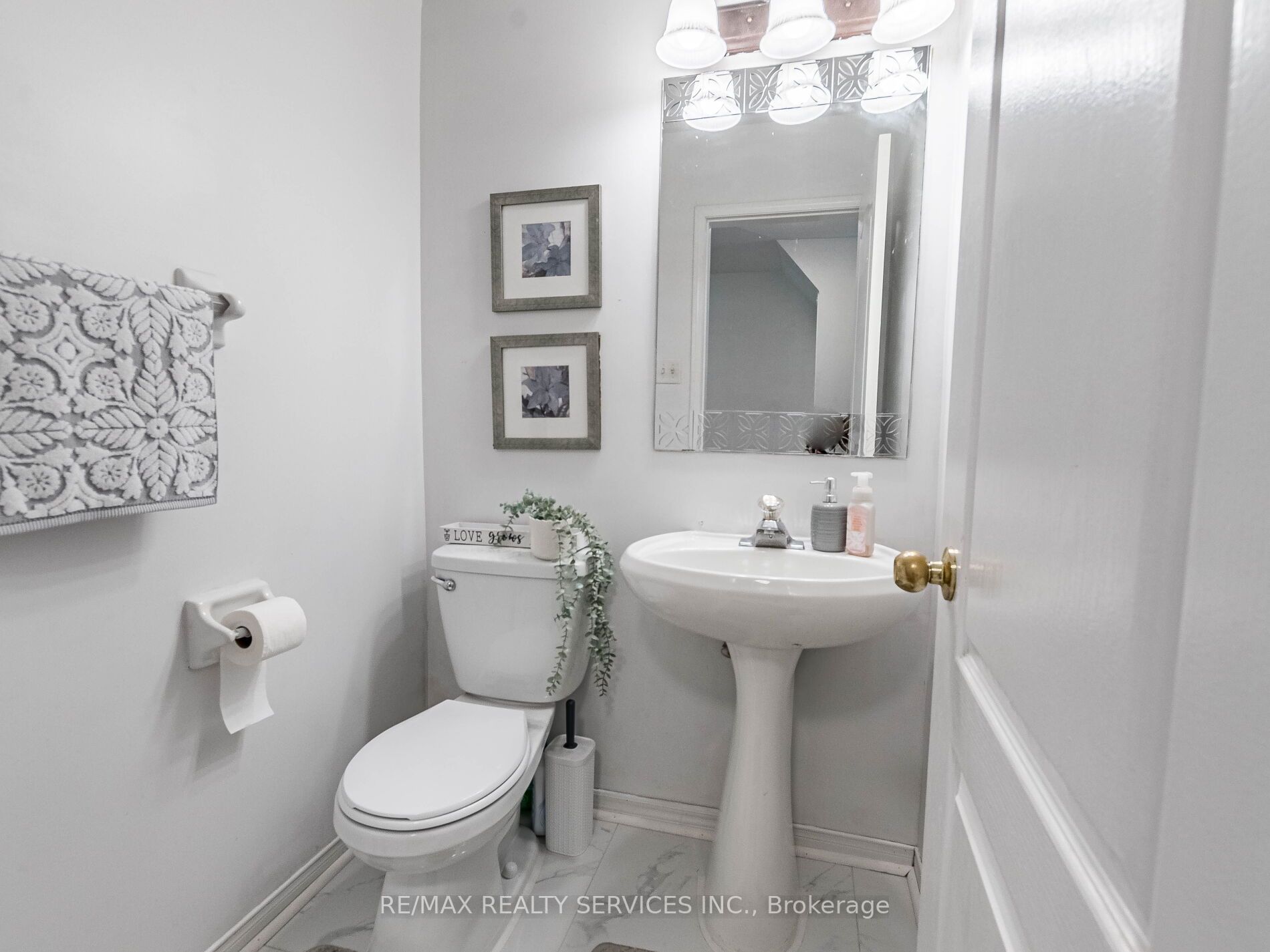 28 Plum Hollow Crt