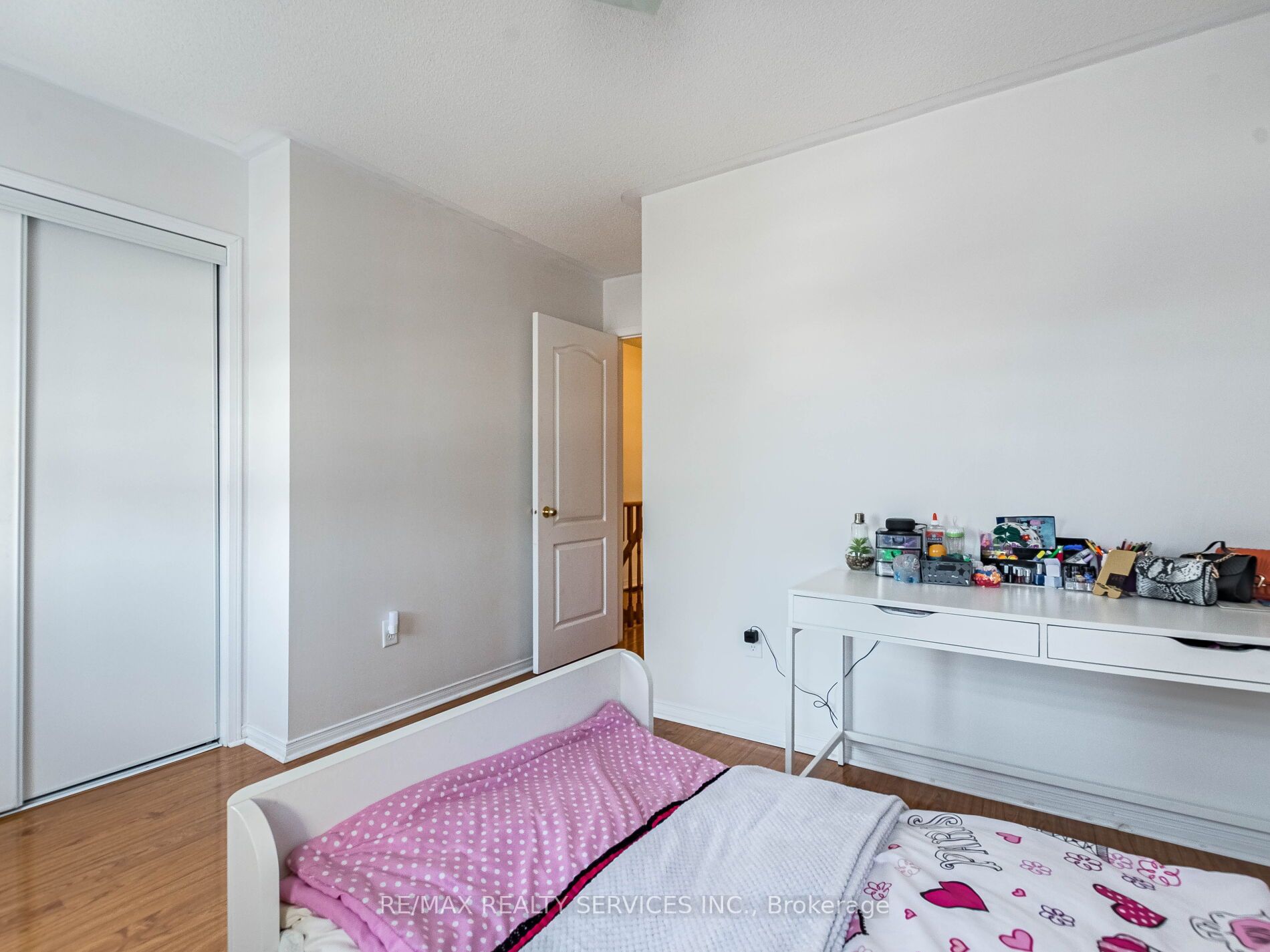 28 Plum Hollow Crt