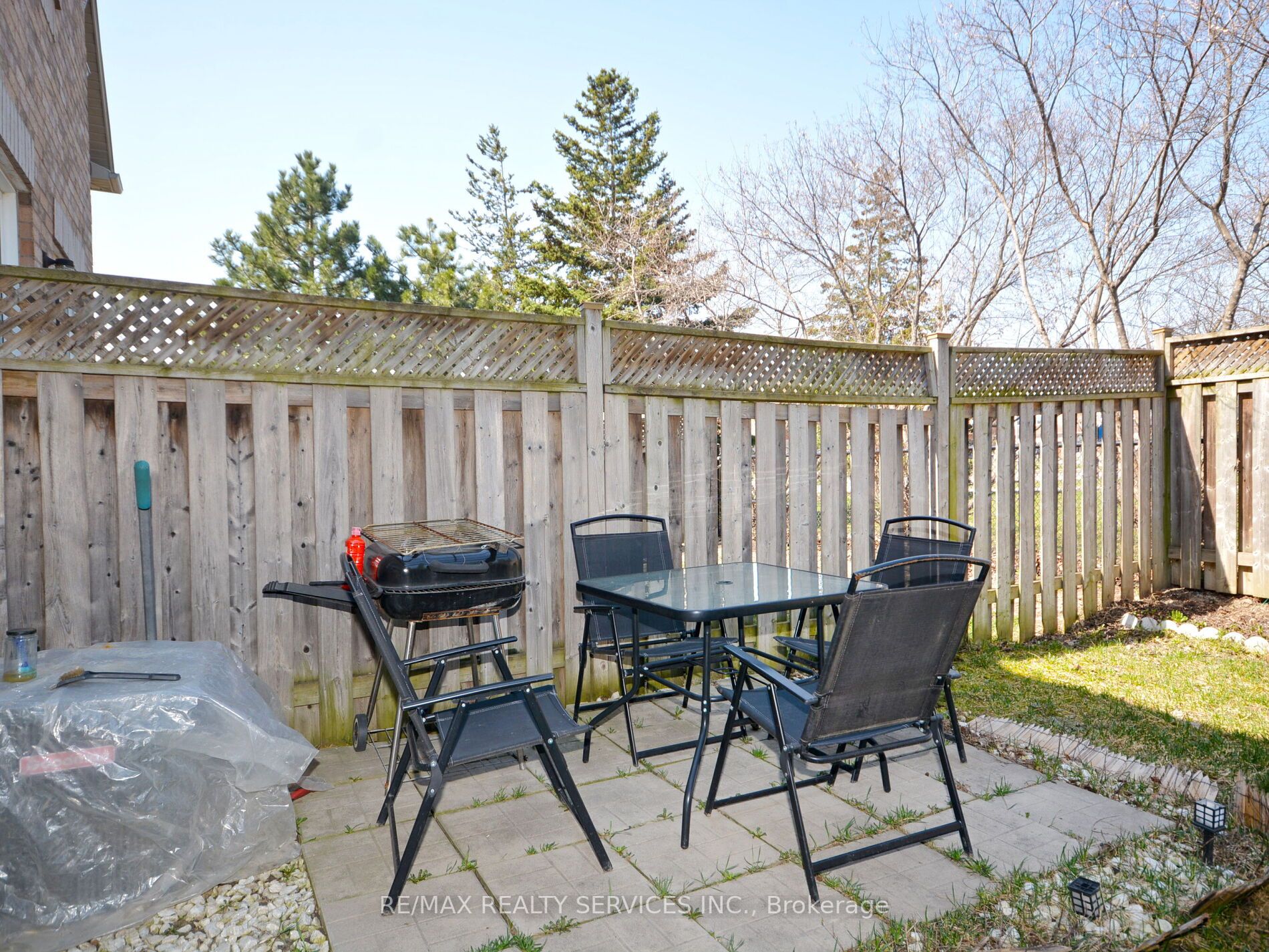 28 Plum Hollow Crt