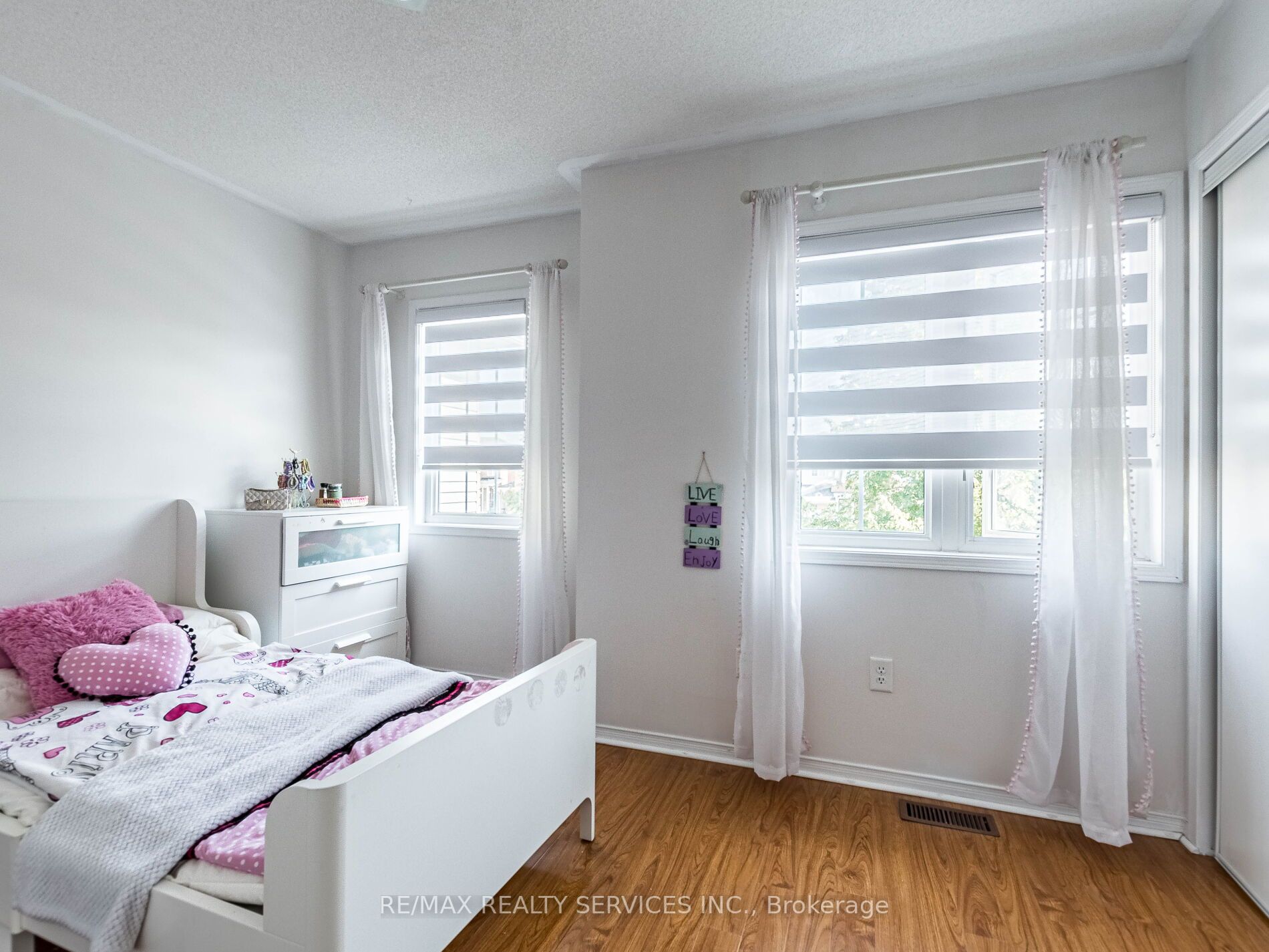 28 Plum Hollow Crt