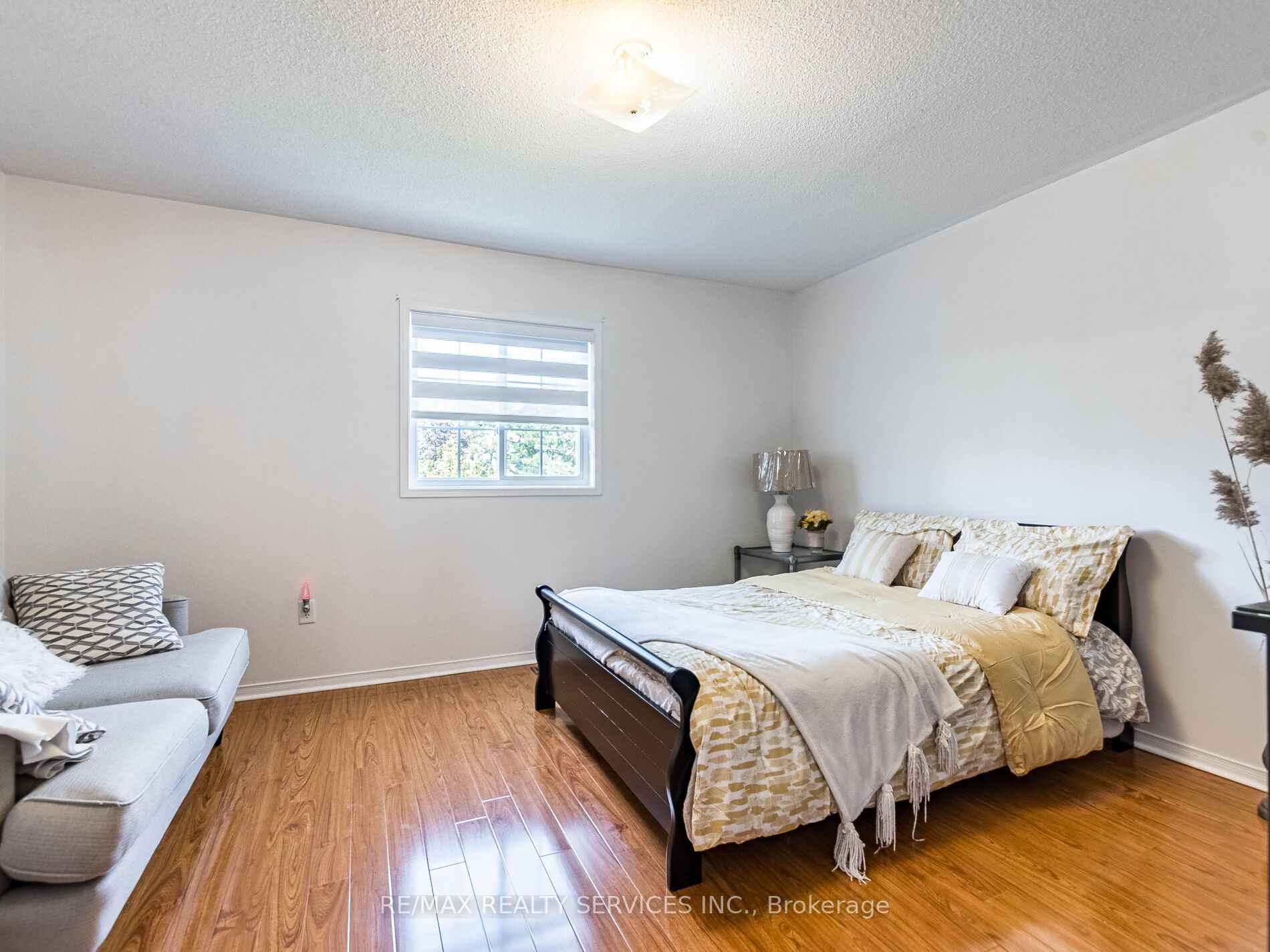 28 Plum Hollow Crt