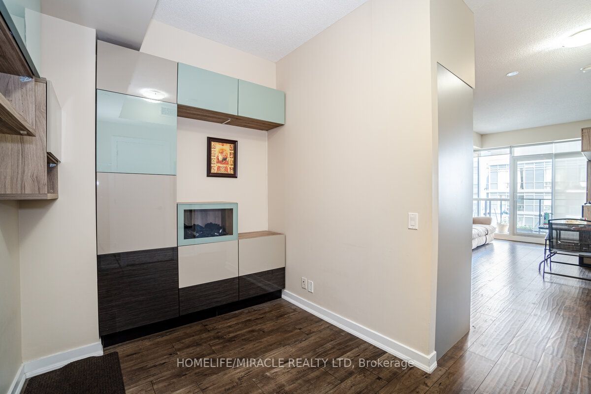 2220 Lake Shore Blvd W, #4208