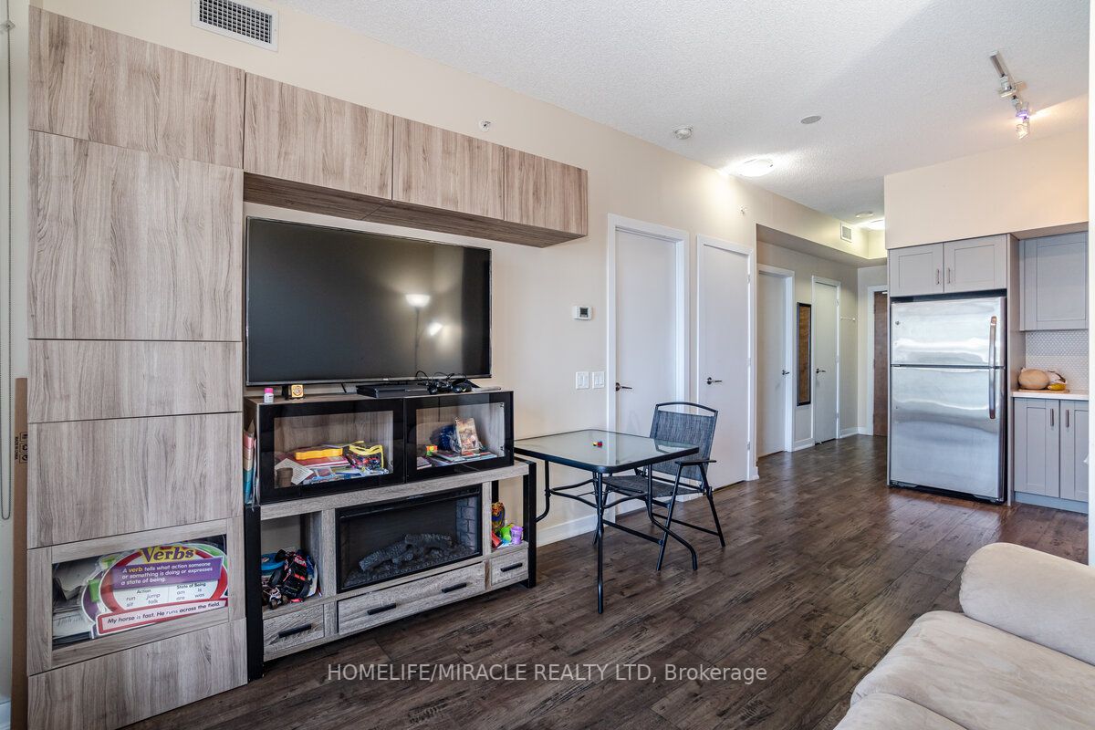 2220 Lake Shore Blvd W, #4208