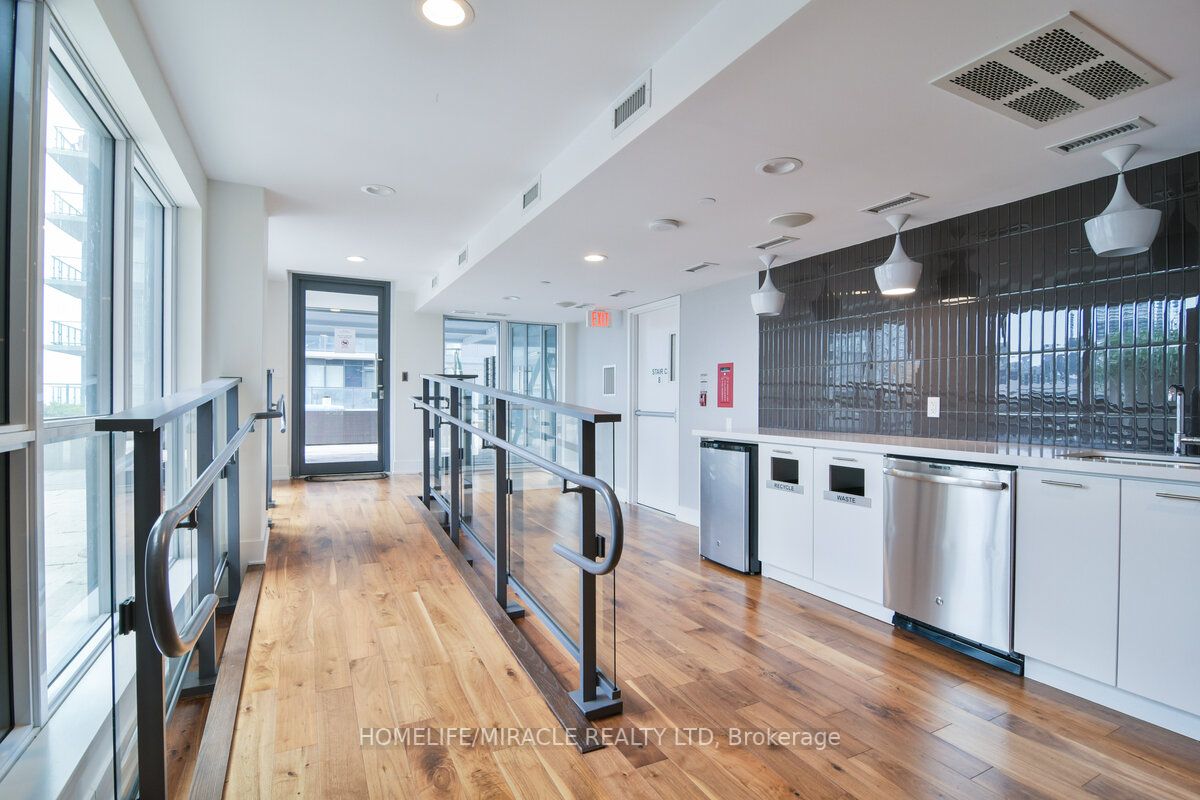 2220 Lake Shore Blvd W, #4208