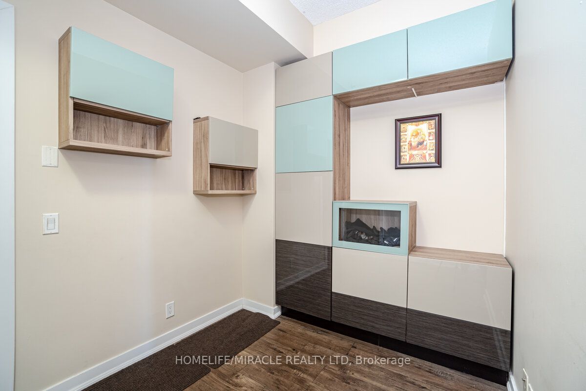 2220 Lake Shore Blvd W, #4208