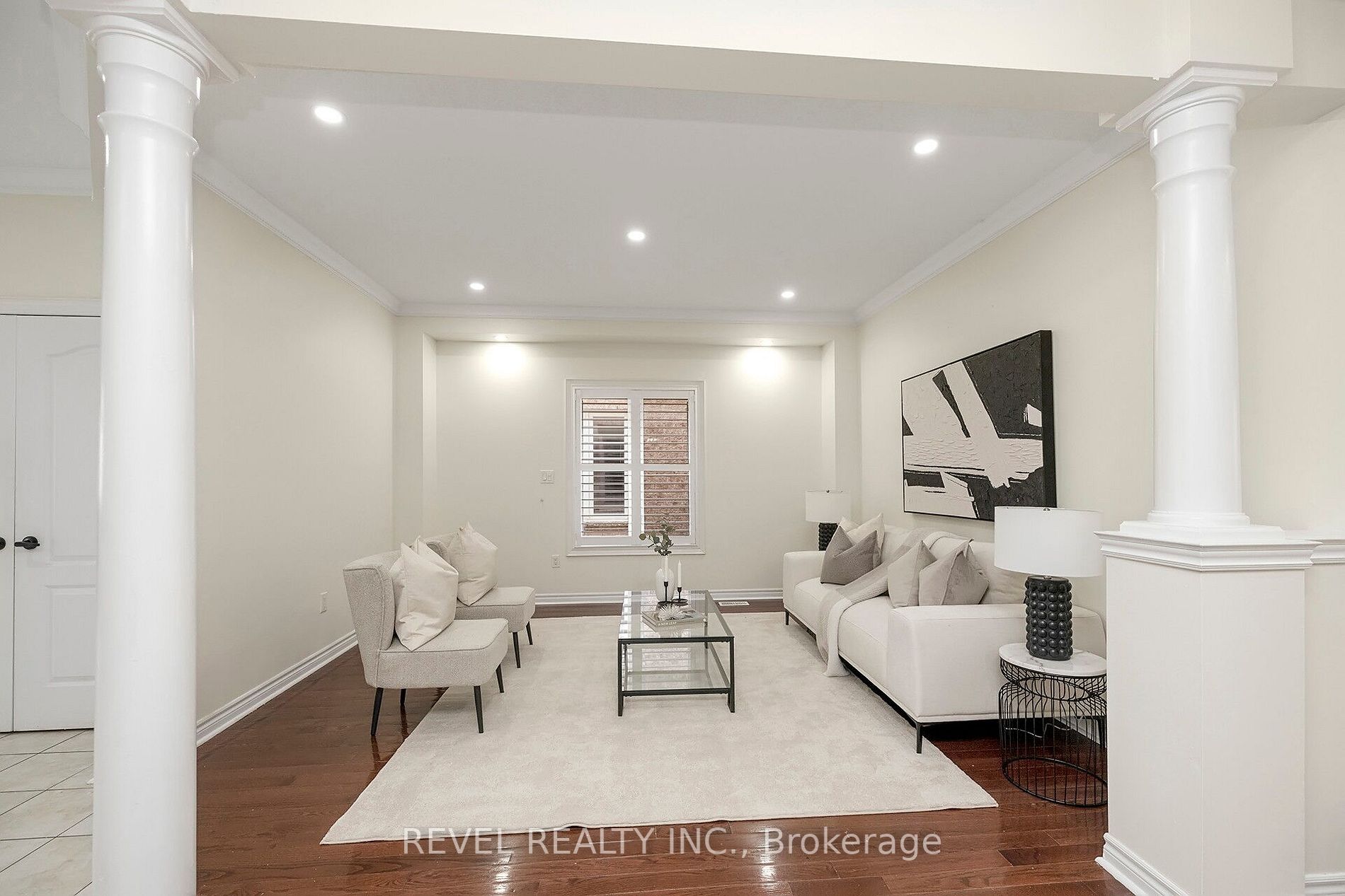 18 Iverson Dr