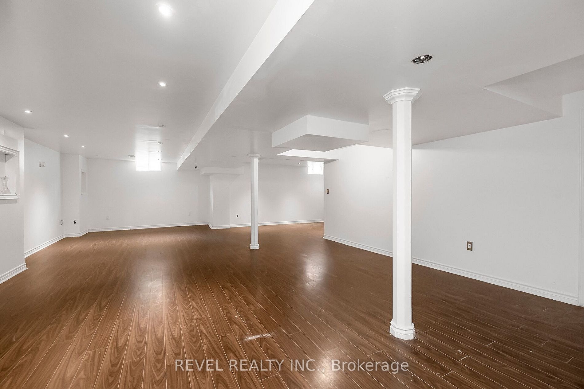 18 Iverson Dr