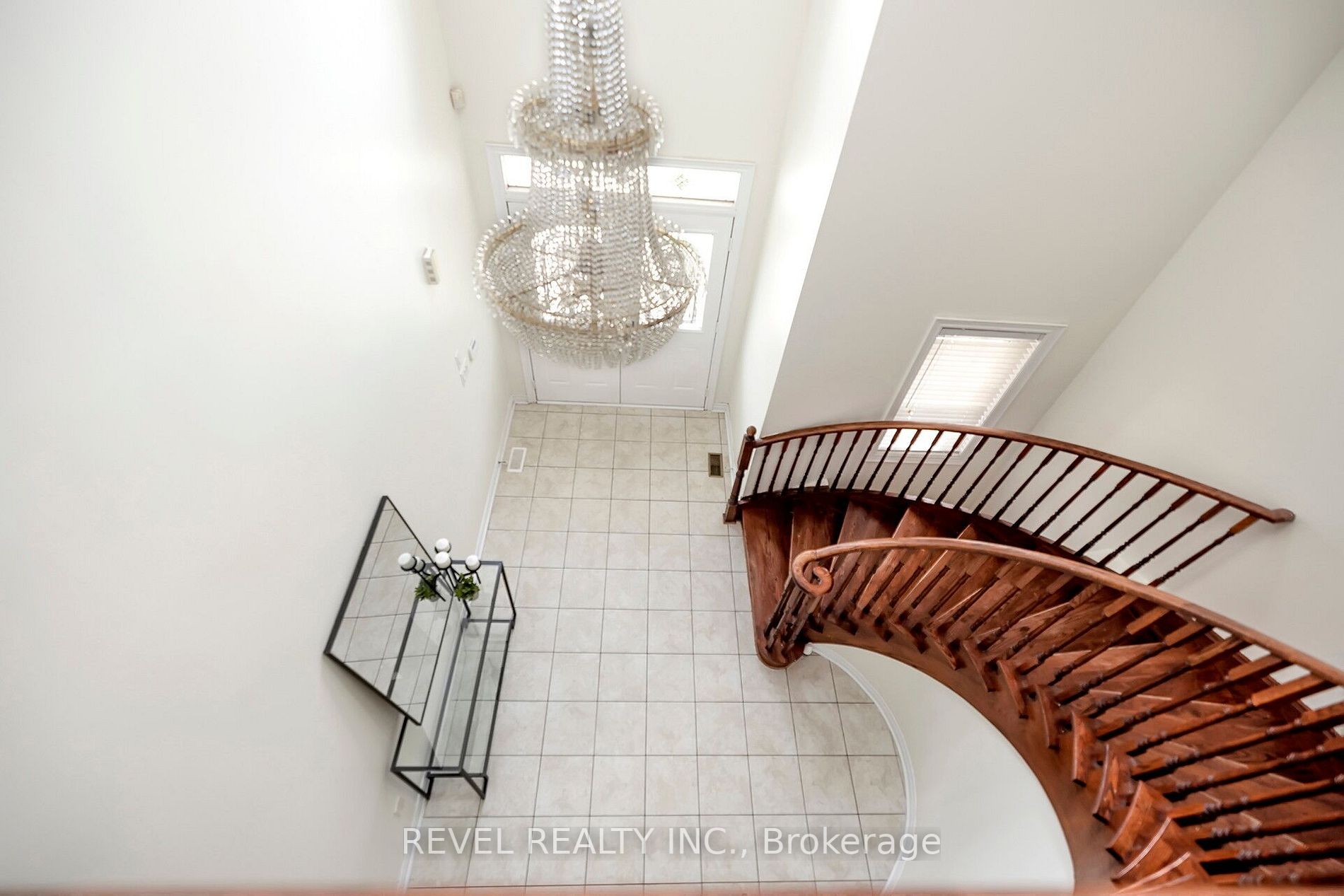 18 Iverson Dr