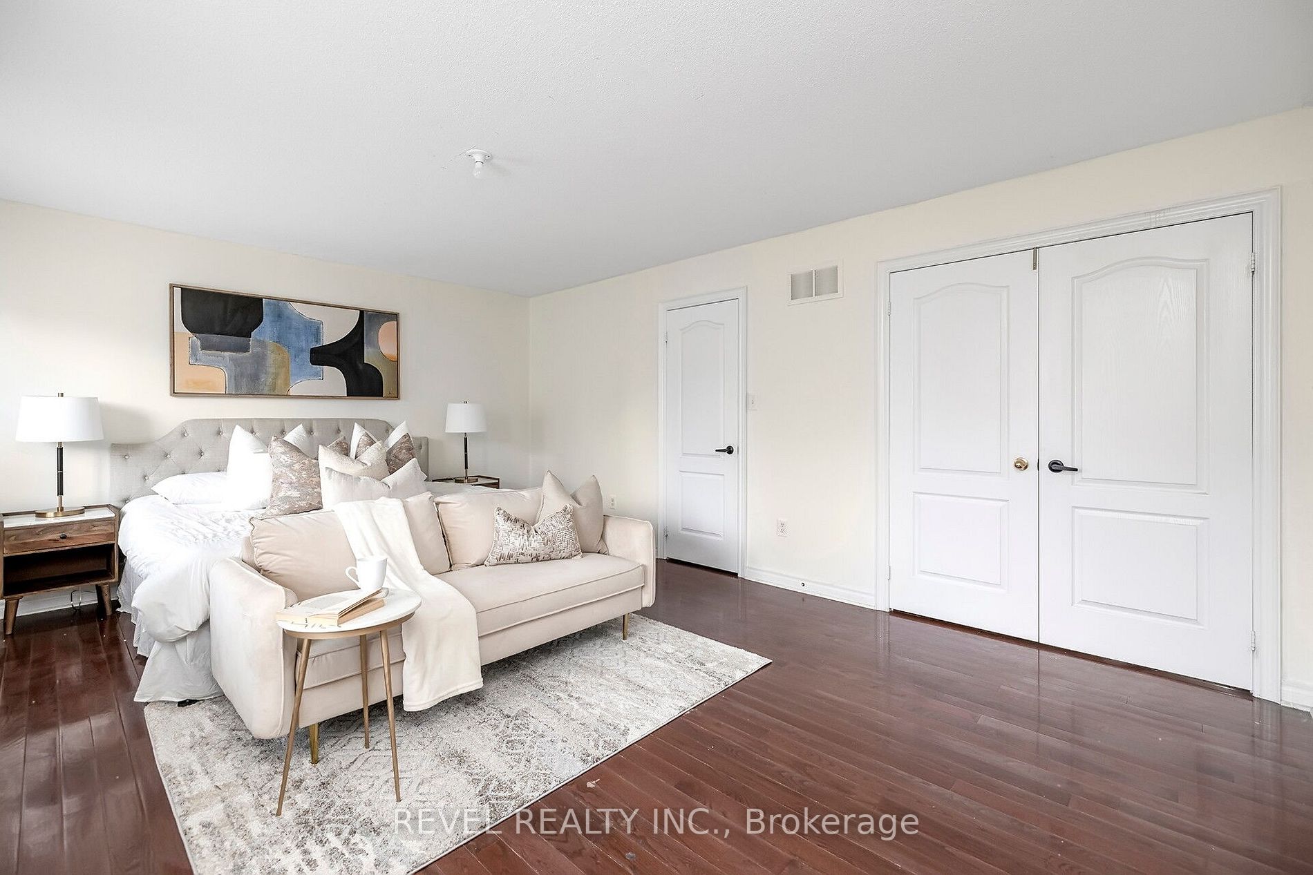 18 Iverson Dr