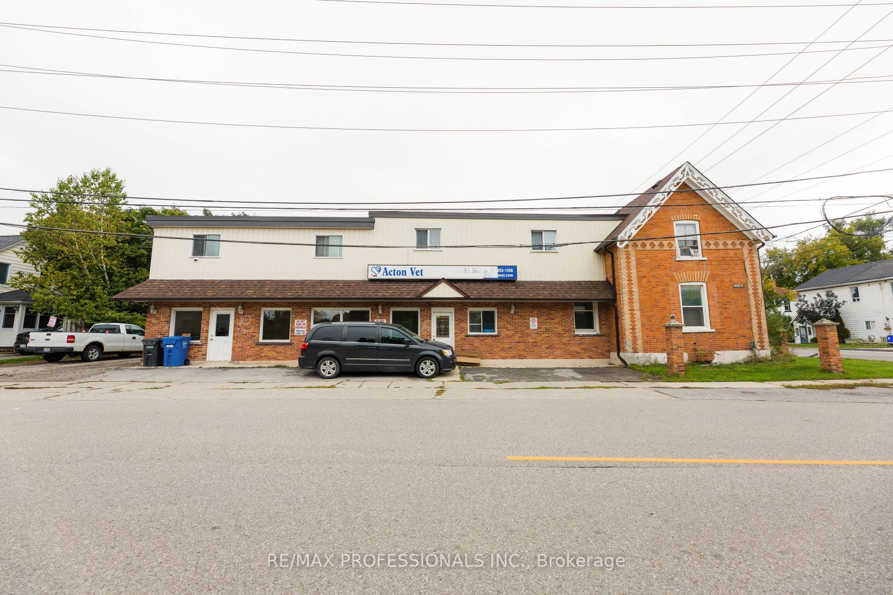 65 Main St N