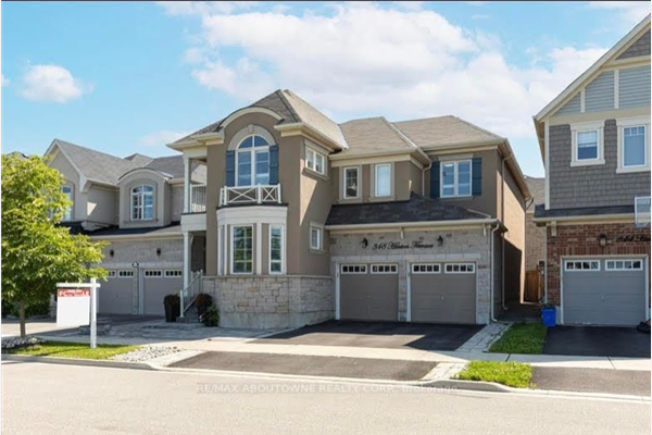 348 Hinton Terr, Milton