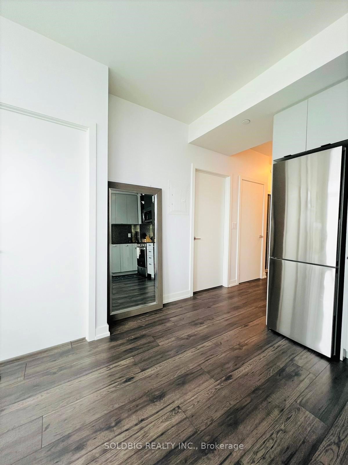 10 De Boers Dr, #1305