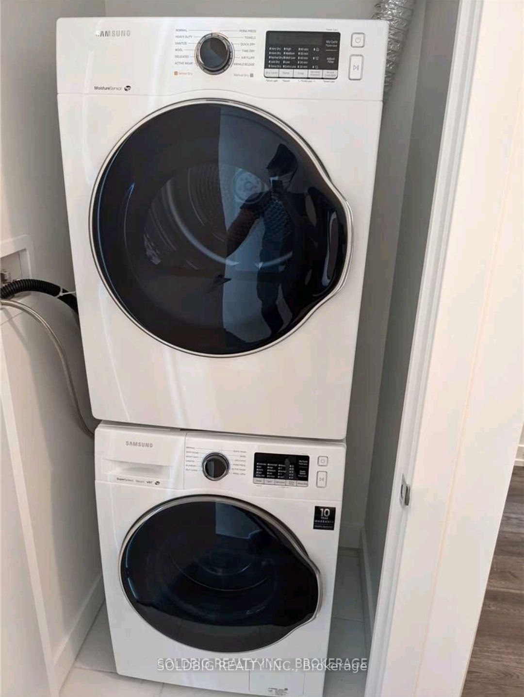 10 De Boers Dr, #1305