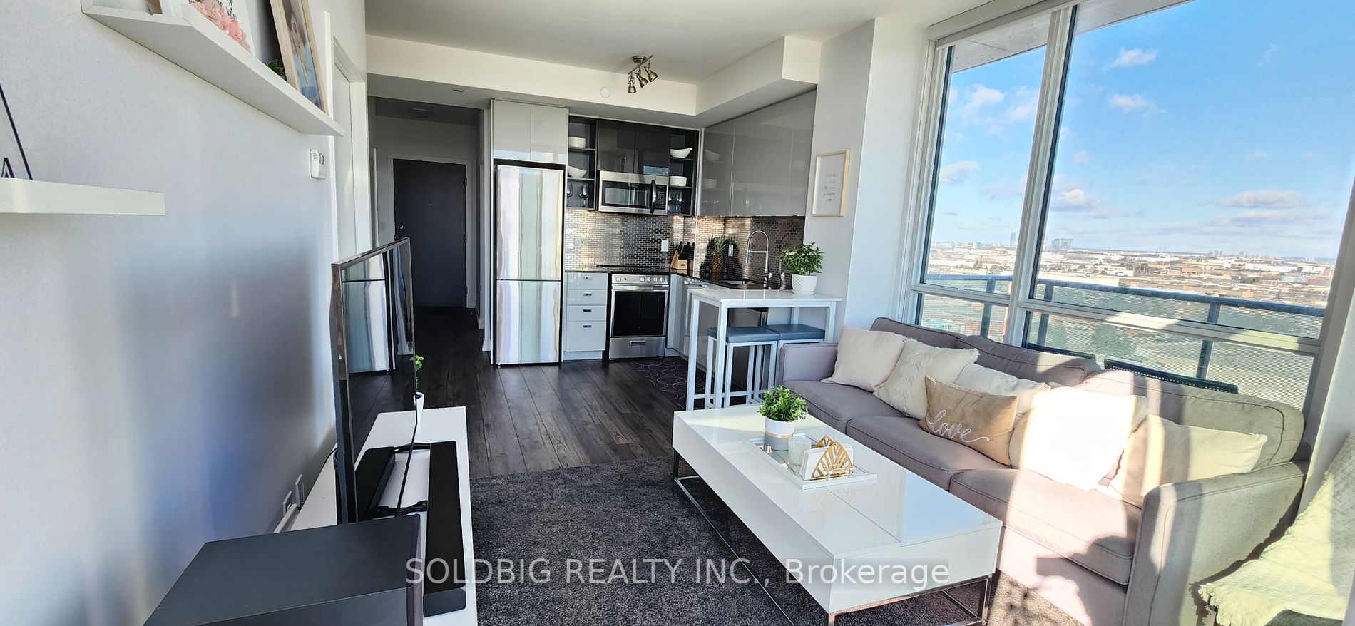 10 De Boers Dr, #1305