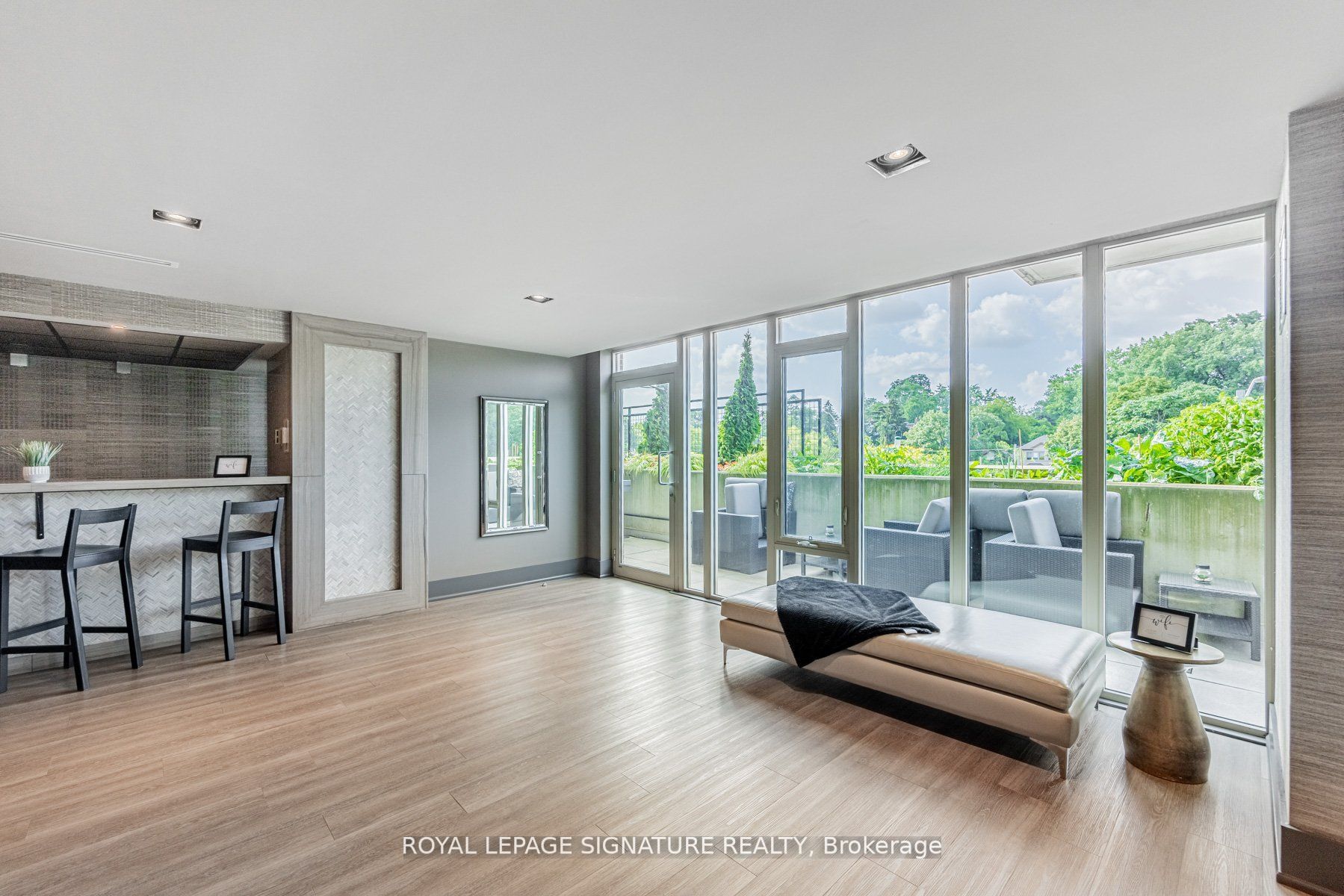 1638 Bloor St, #407