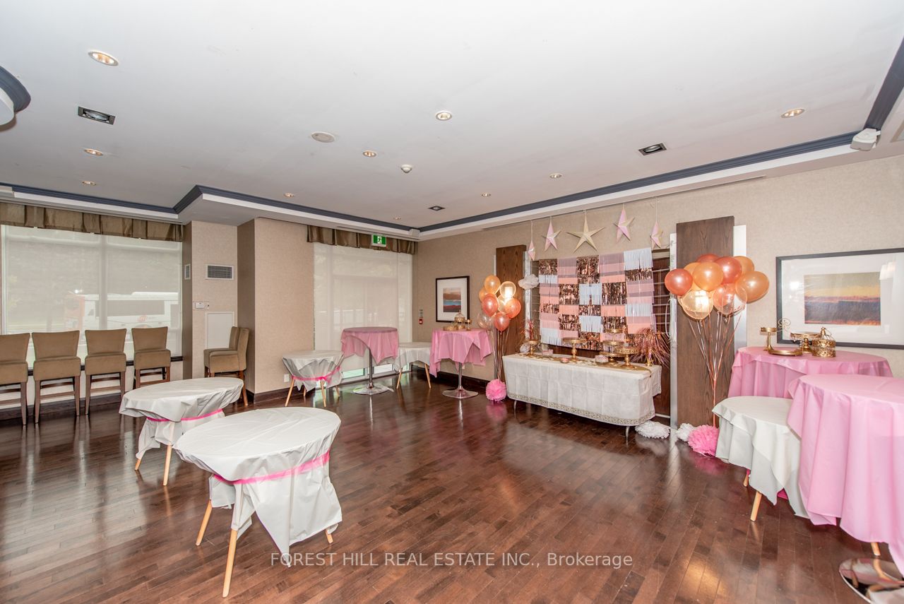 3504 Hurontario St, #505