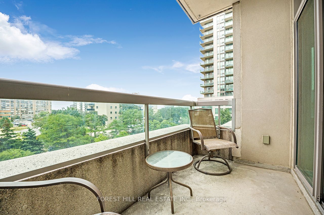 3504 Hurontario St, #505