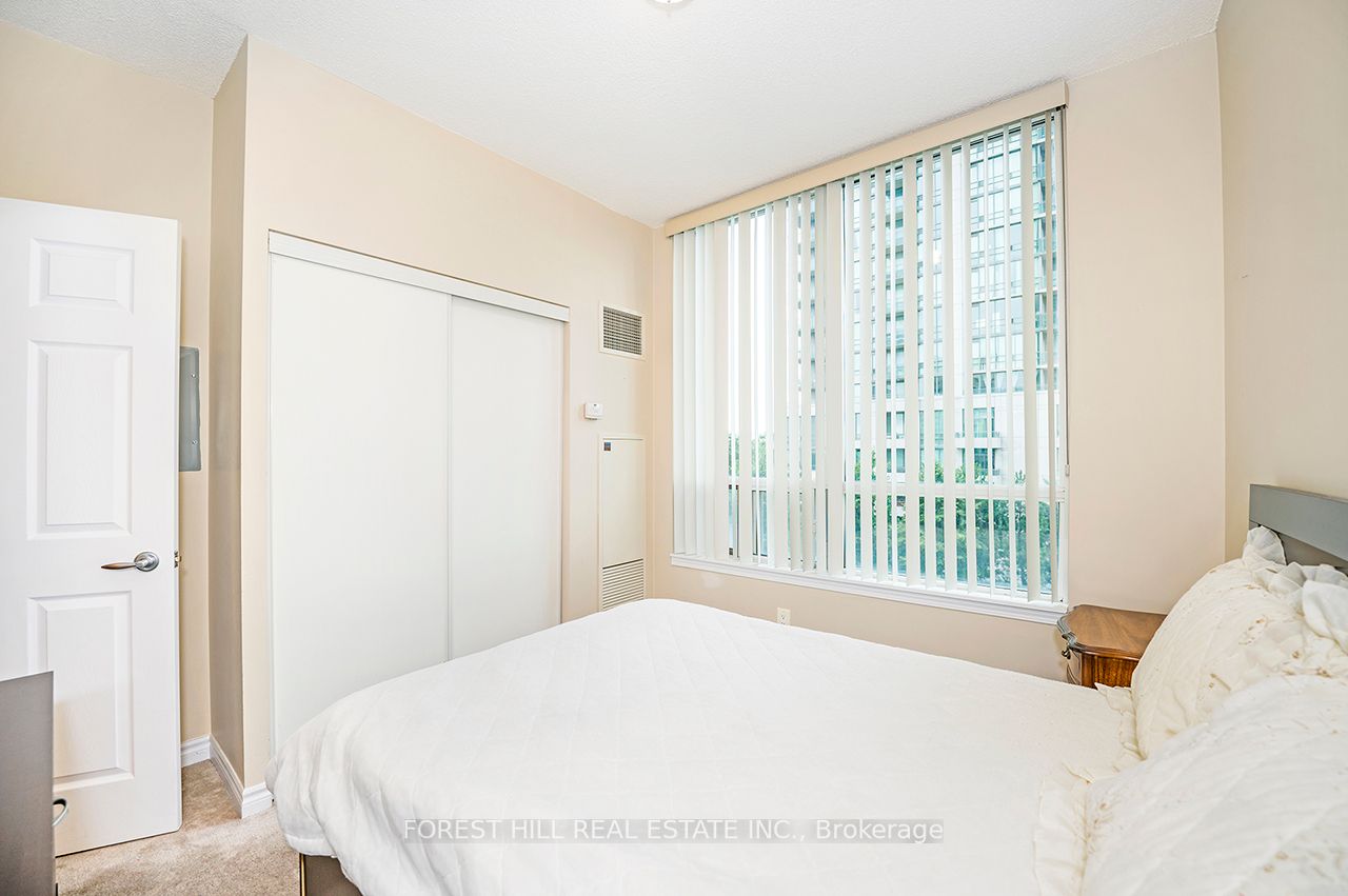 3504 Hurontario St, #505